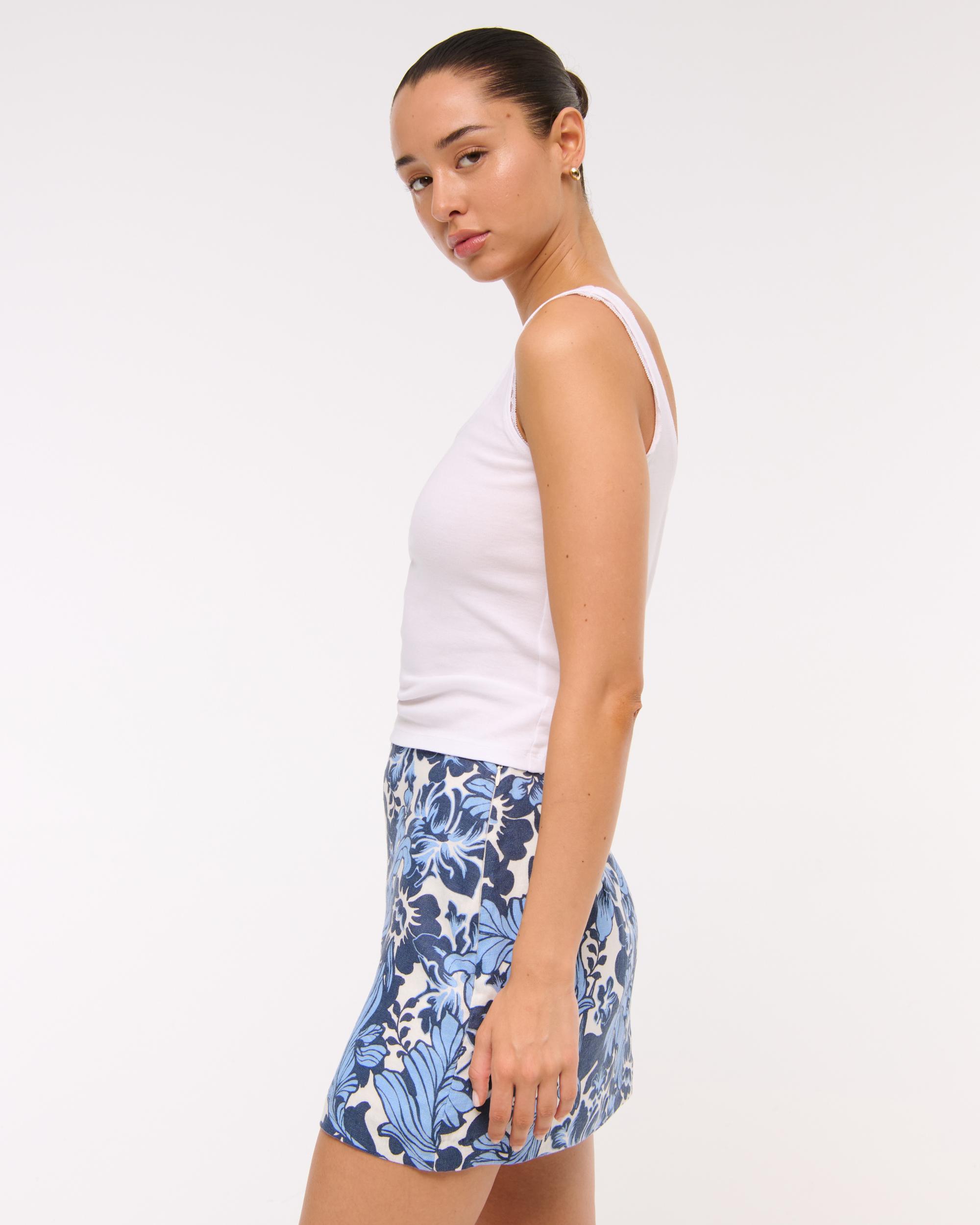 The A&F Scarlett Linen-Blend Mini Skort Product Image