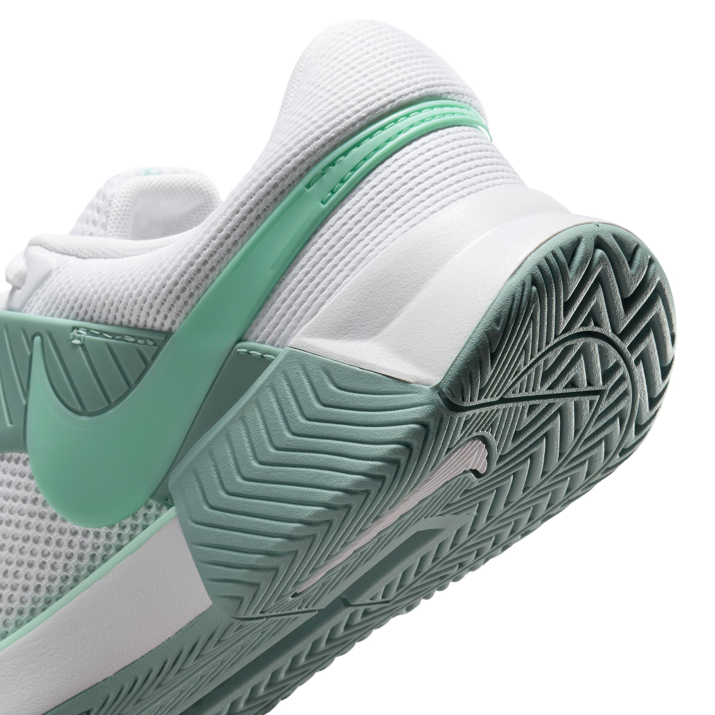 Nike Women's Zoom GP Challenge 1 Hard Court Tennis Shoes Product Image