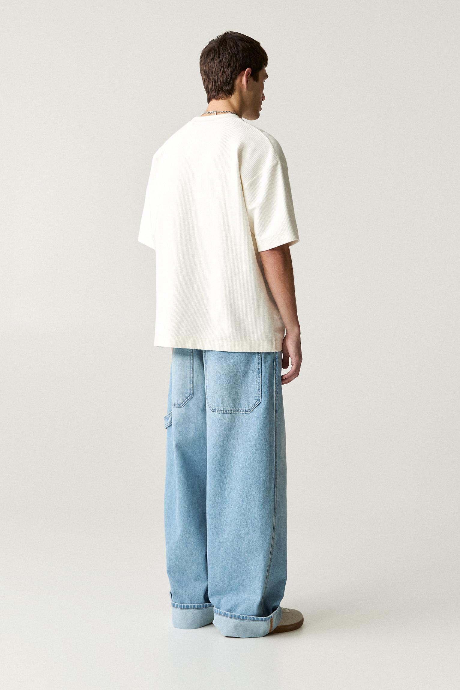 Textured short sleeve sweatshirt Product Image