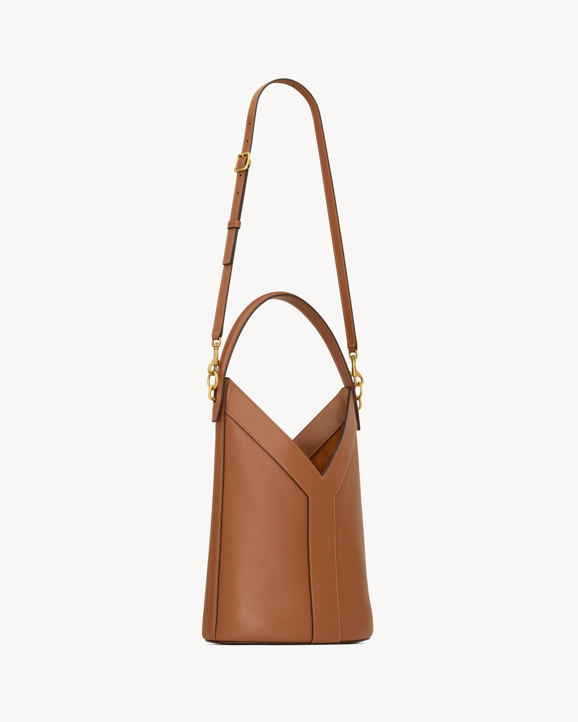 Y top-handle bucket in leather Product Image