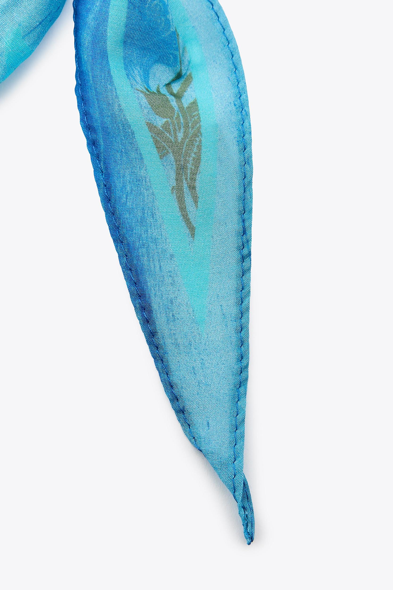 HEART PATCH PRINTED BANDANA Product Image