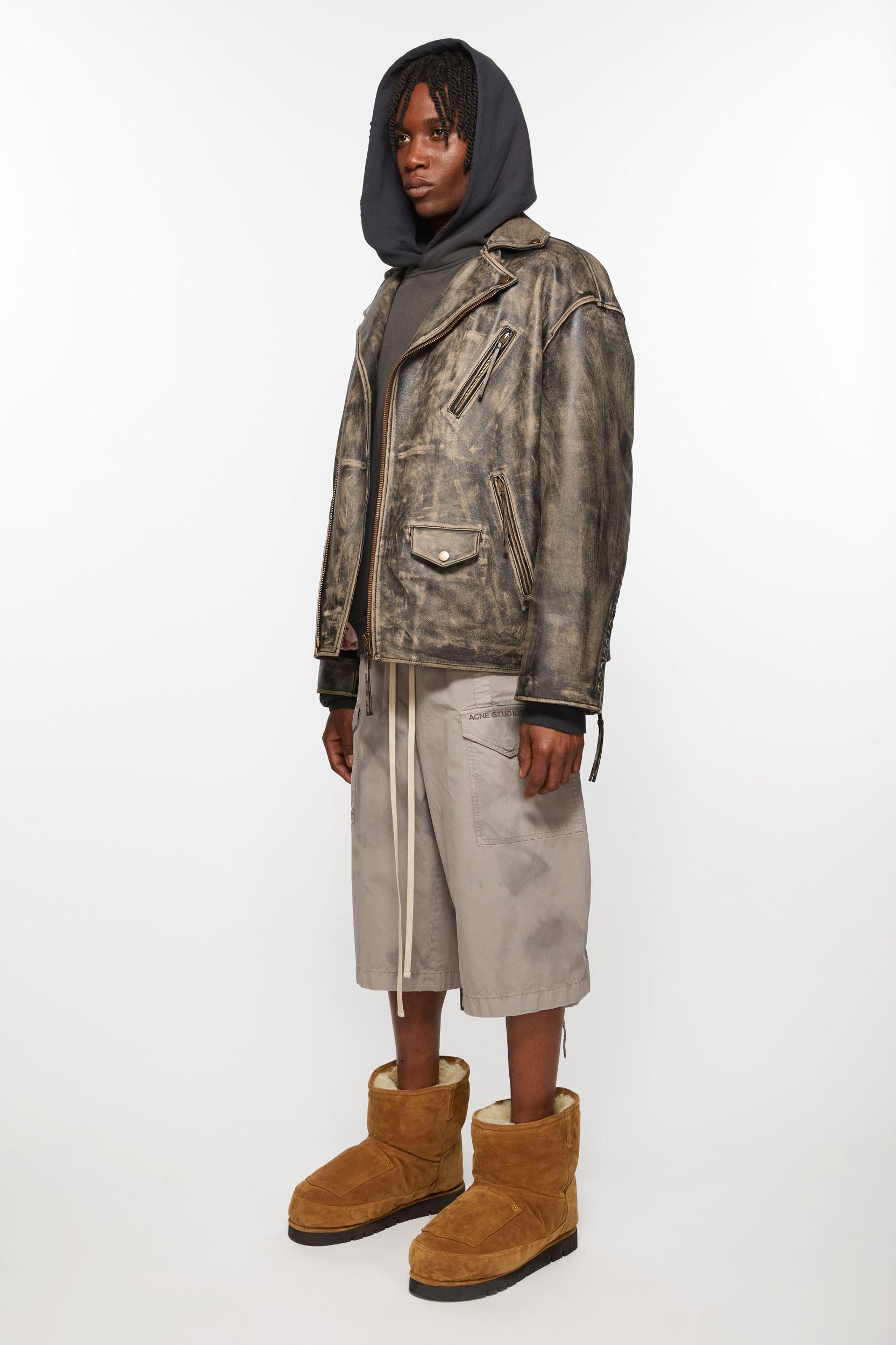 Low boots printed leather Product Image