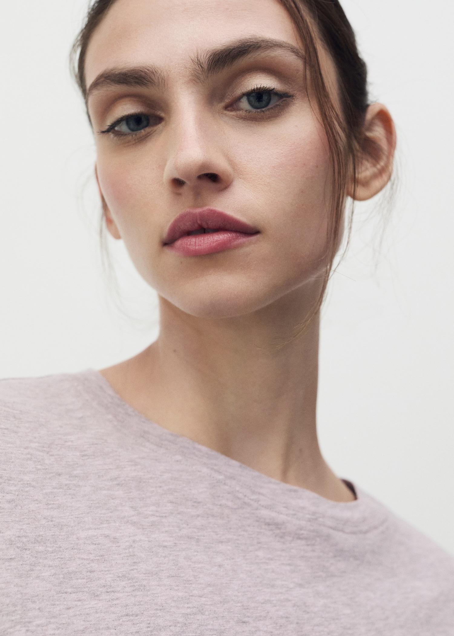 Short-sleeved cotton t-shirt - Women | MANGO USA Product Image