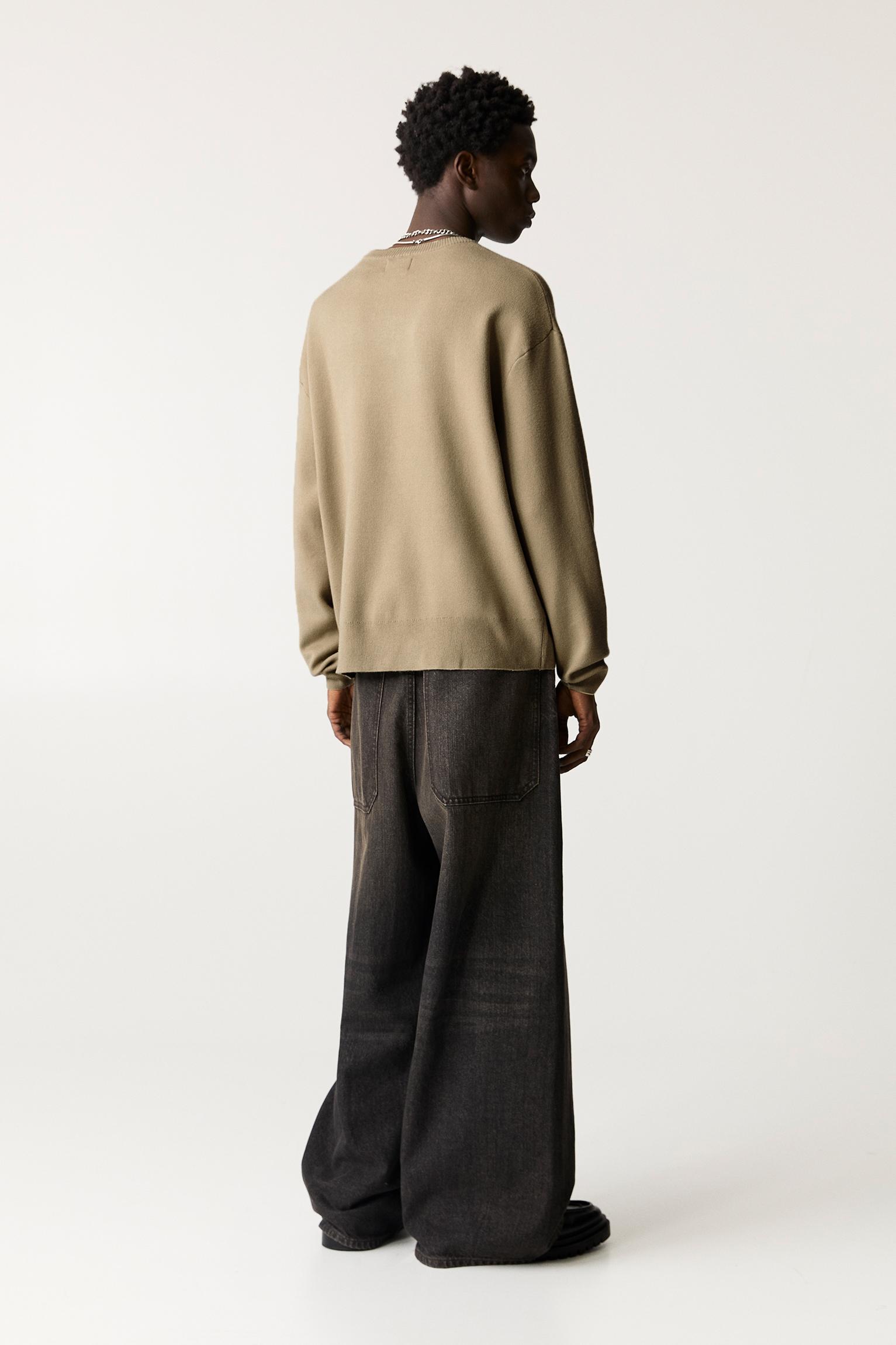 Basic soft sweater Product Image