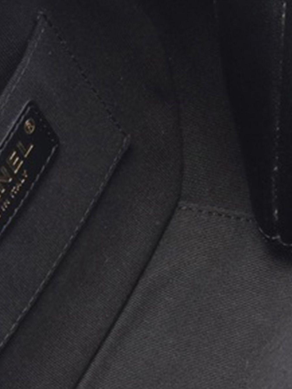 2021-2023 Quilted Lambskin Oval Logo Chain Top Handle Round Clutch on Chain satchel Product Image