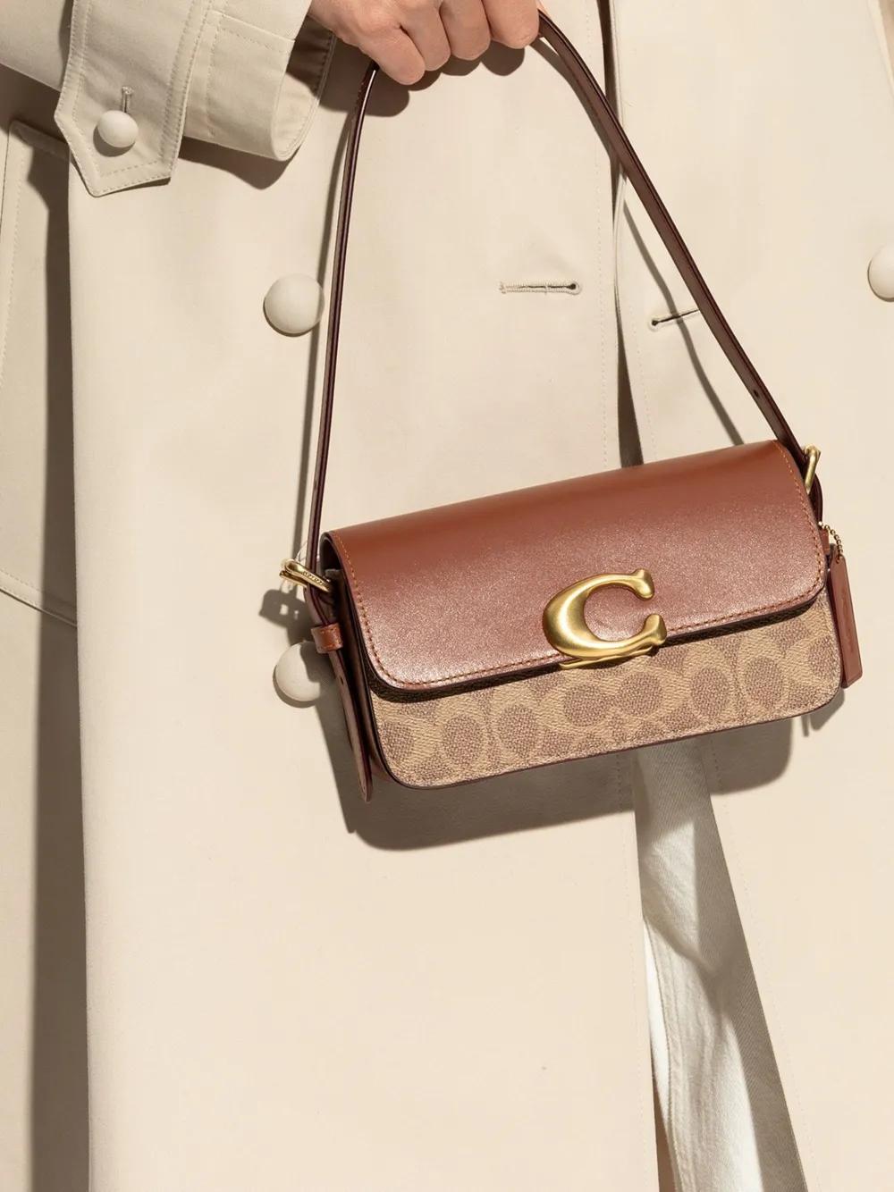 logo-plaque shoulder bag Product Image