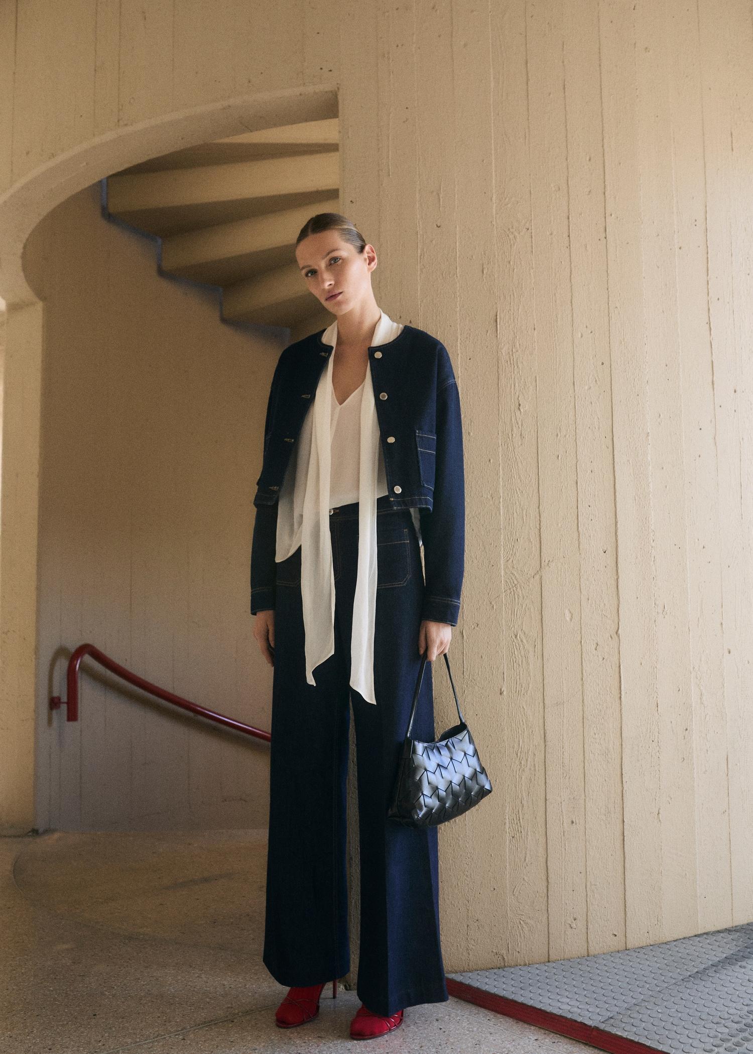 Wide-leg jeans with pockets rinse wash - Women | MANGO USA Product Image