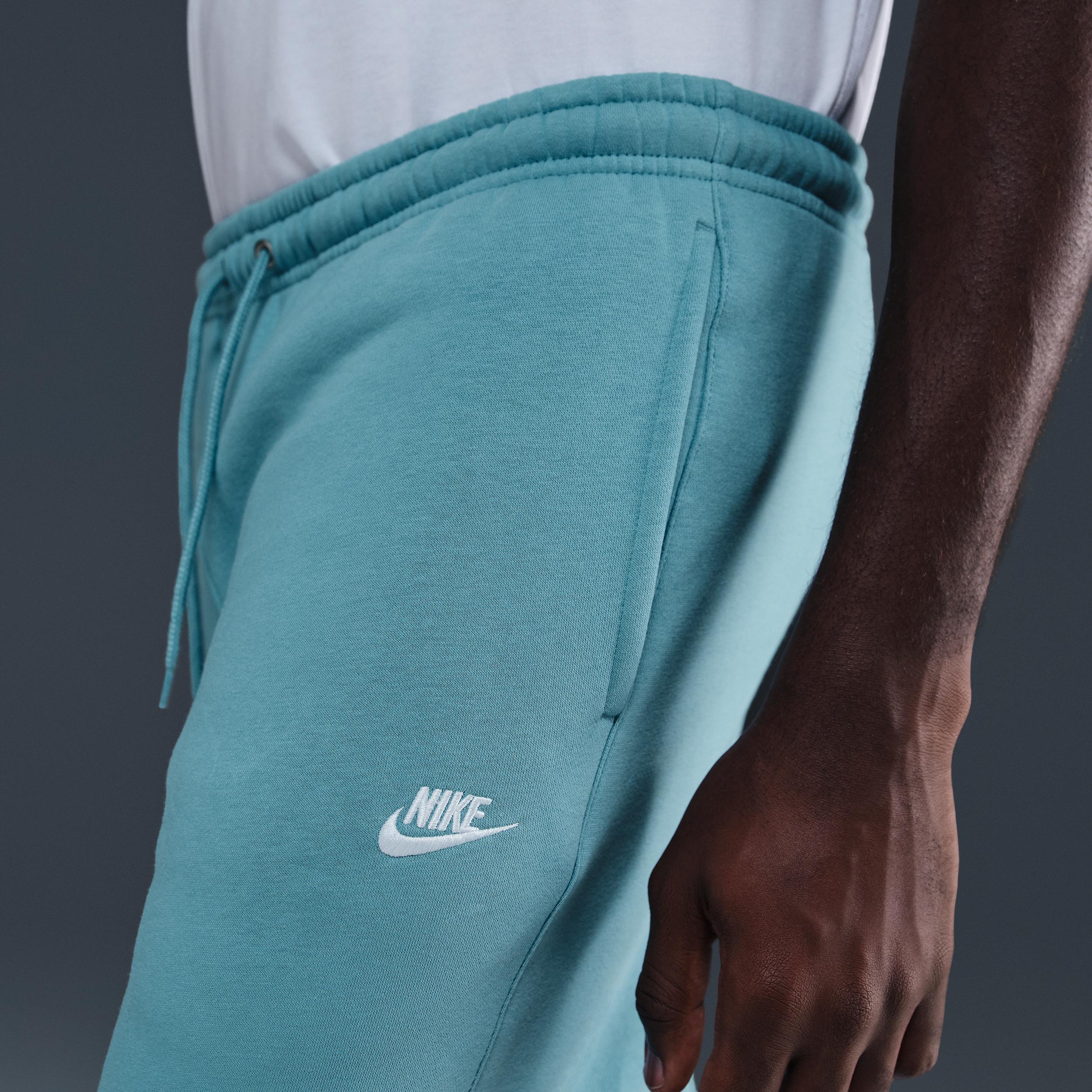 Nike Men's Club Cuffed Brushed Fleece Pants Product Image