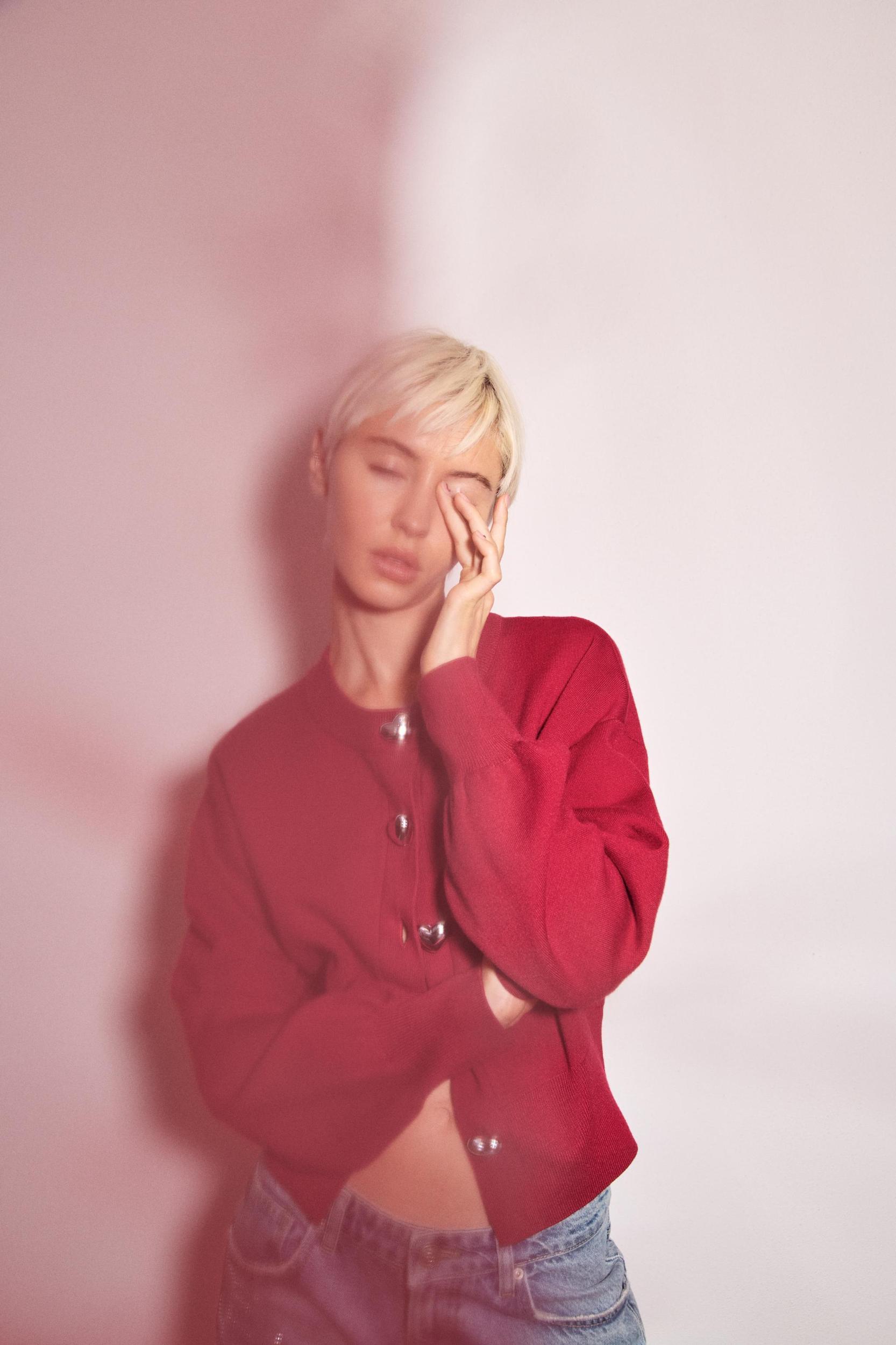 HEART BUTTON KNIT CARDIGAN Product Image