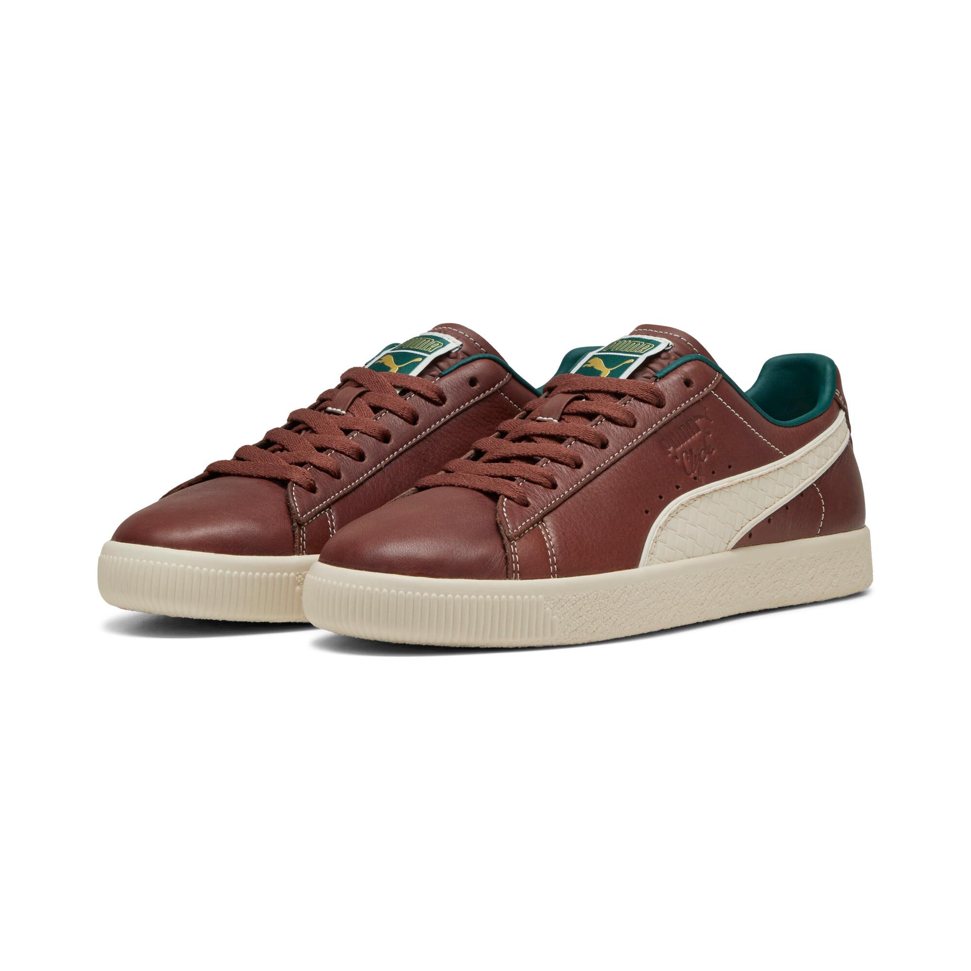 PUMA PALAIS ARTISAN Clyde Men's Sneakers Product Image