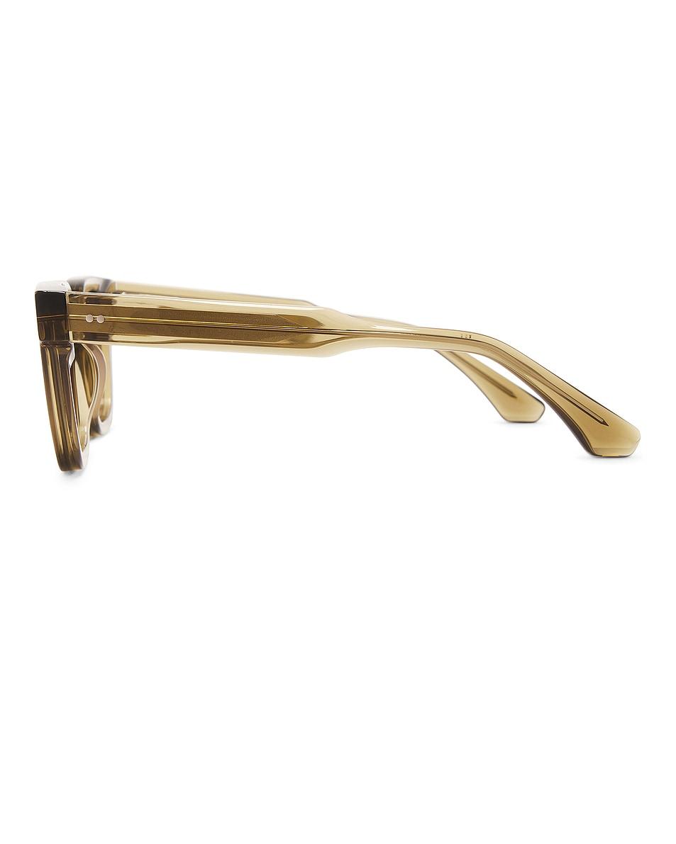 04 Sunglasses Product Image