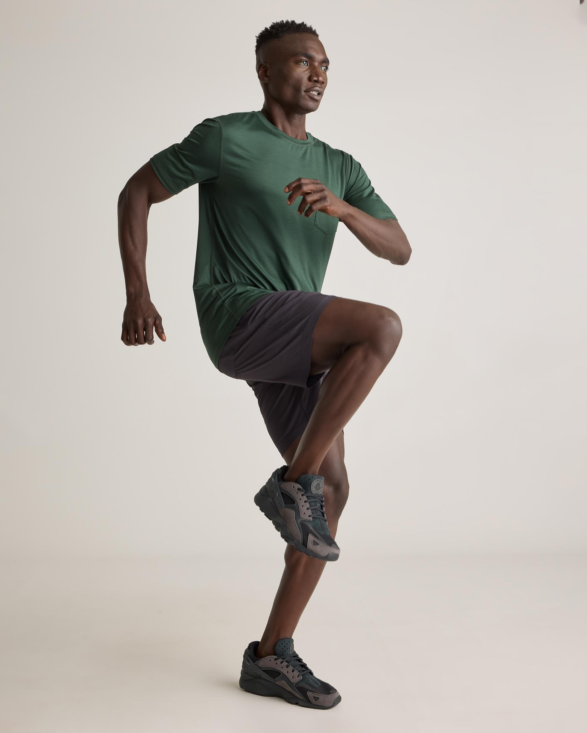 Quince | Men's Performance Tech Short 7.5" Recycled Poly with Stretch Product Image