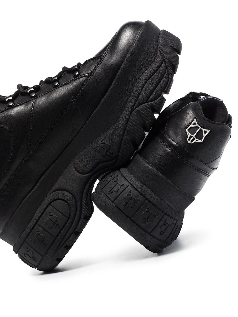 Sporty chunky sneakers Product Image