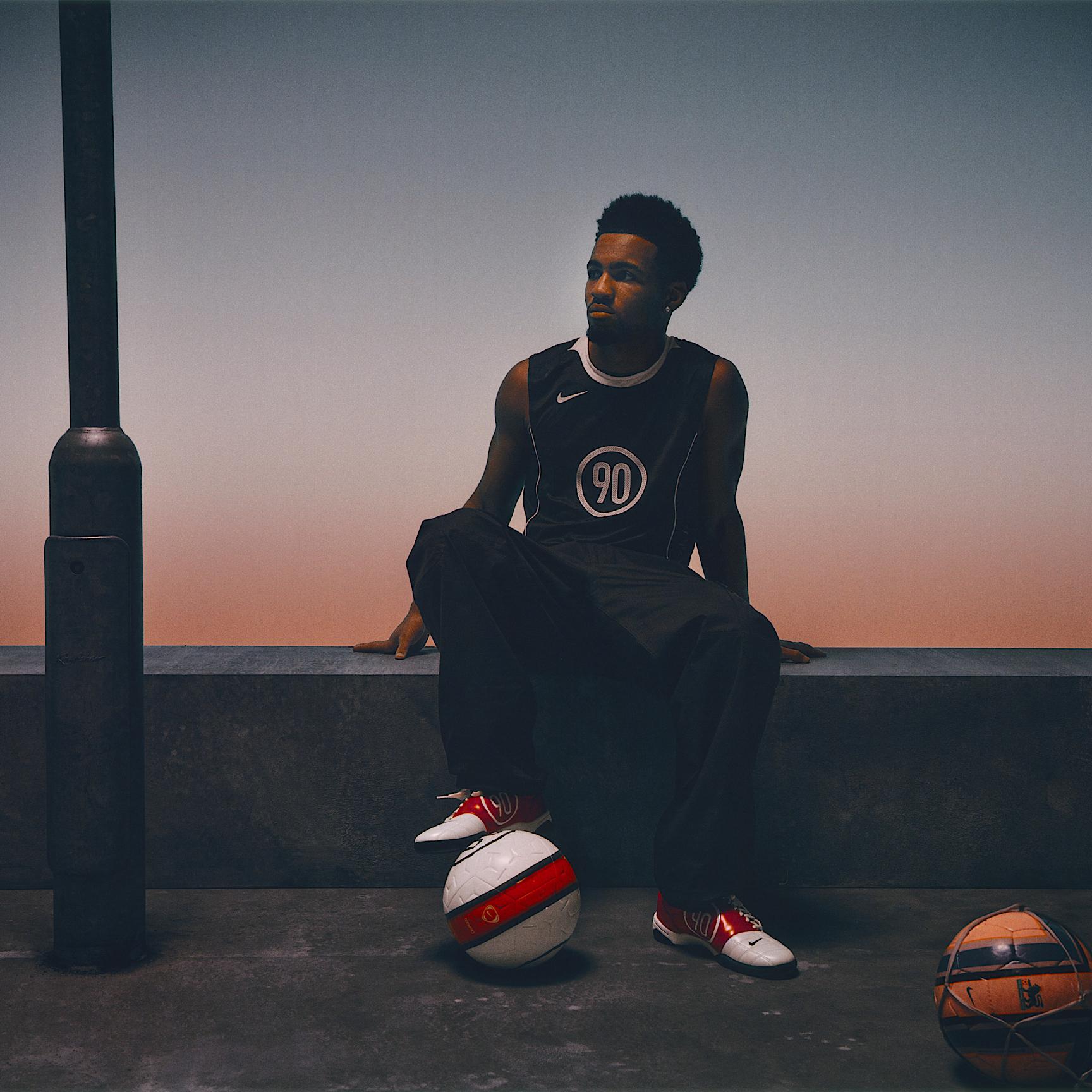 Nike Men's Total 90 Shoes Product Image