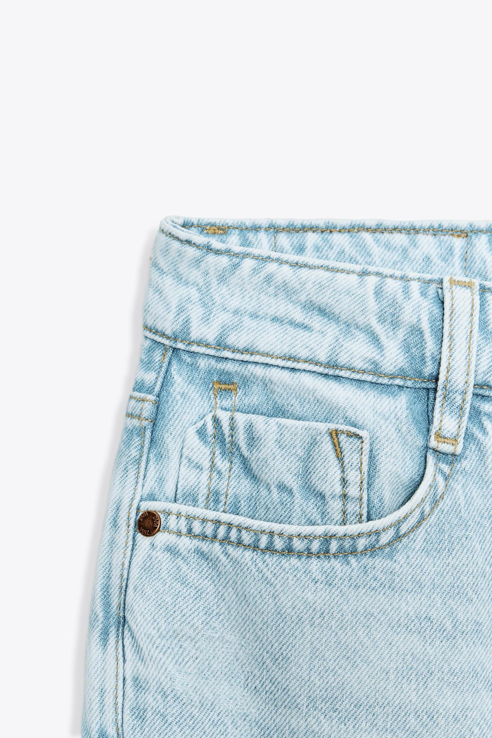 Z1975 HIGH-RISE MOM FIT JEANS Product Image