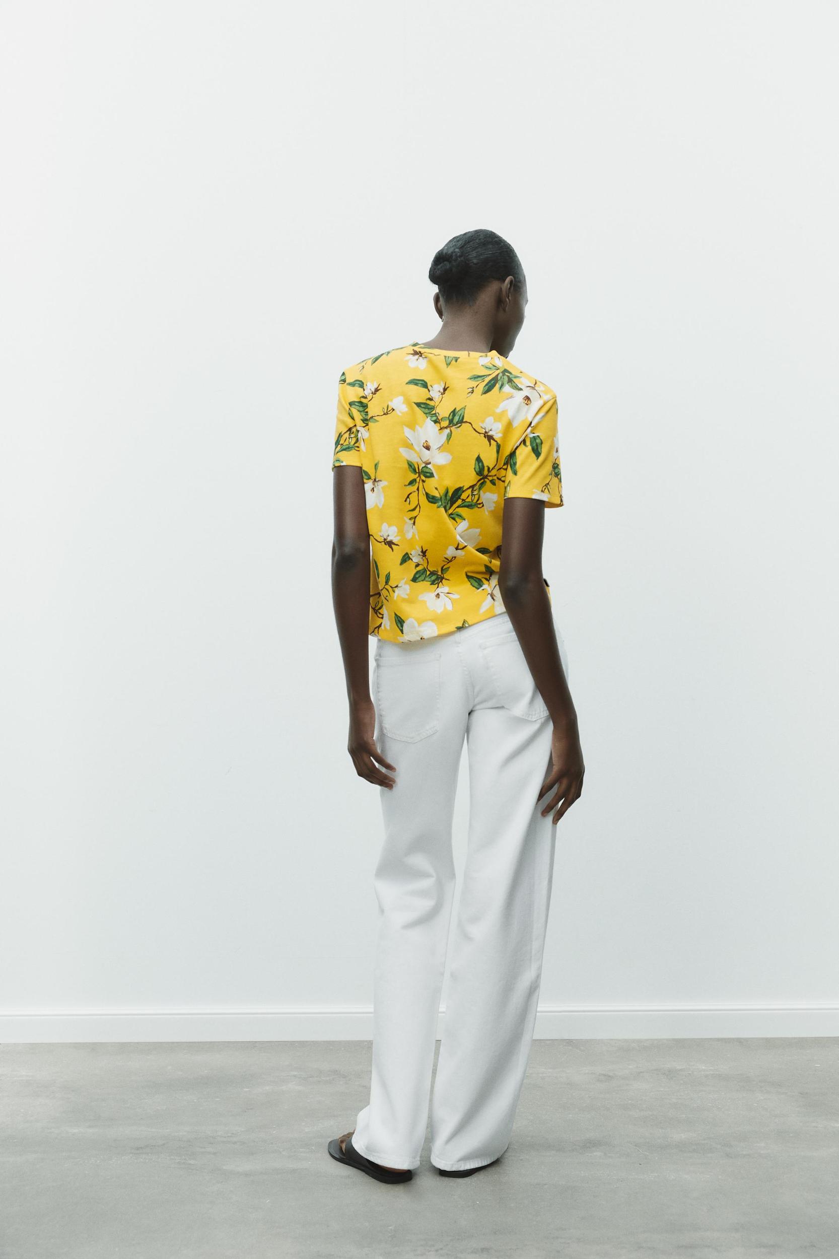 PRINTED T-SHIRT Product Image