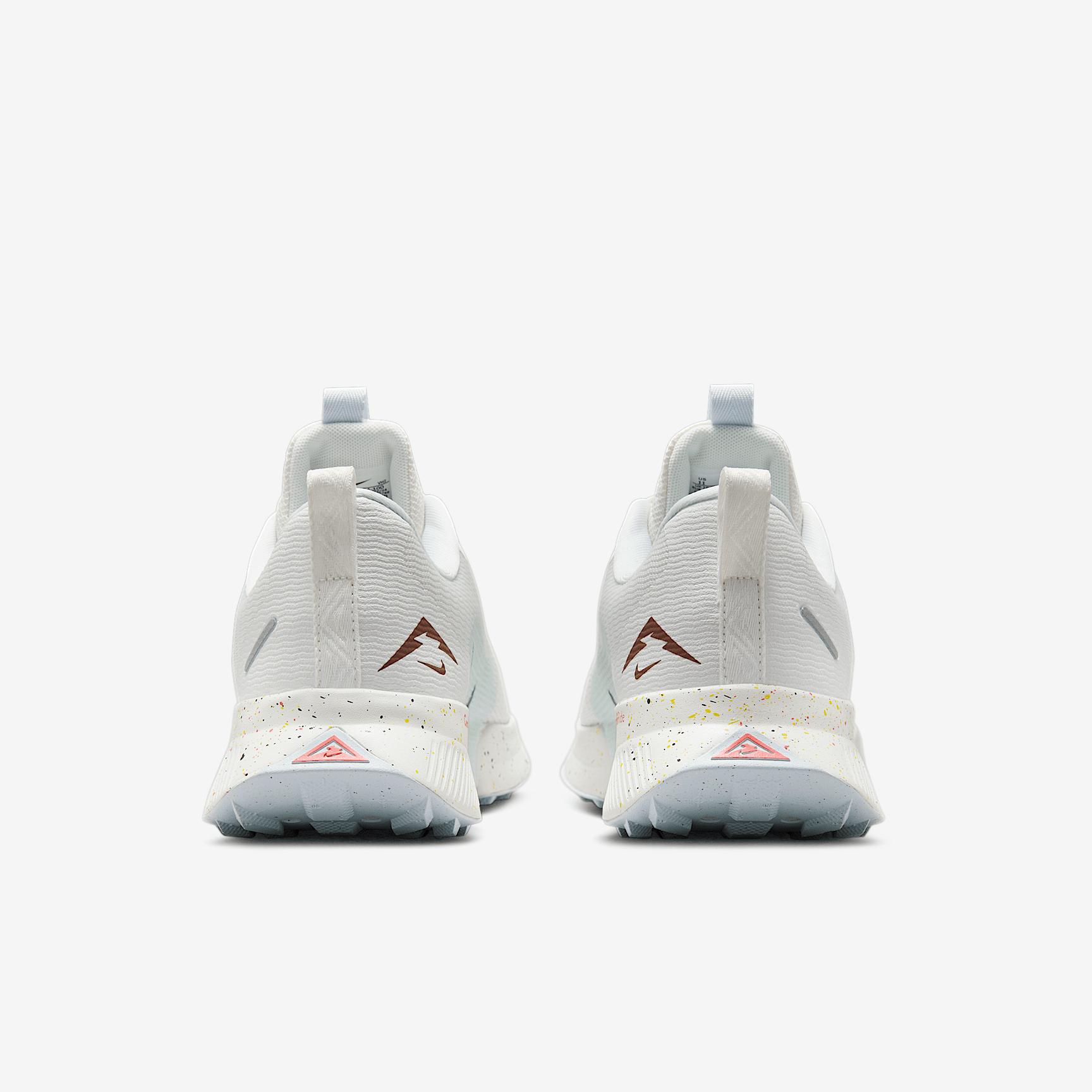 Nike Men's Juniper Trail 3 Trail Running Shoes Product Image