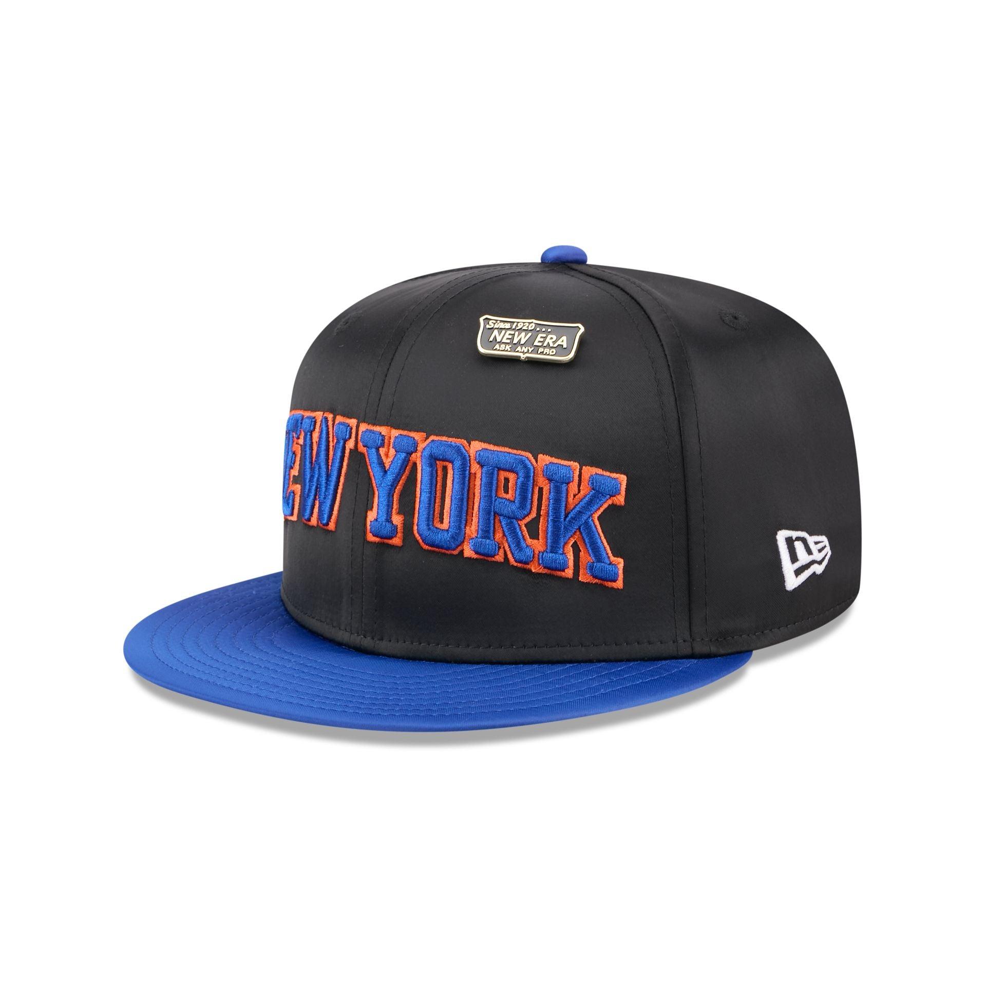 New York Knicks Satin Pin 9FIFTY Snapback Hat Male Product Image