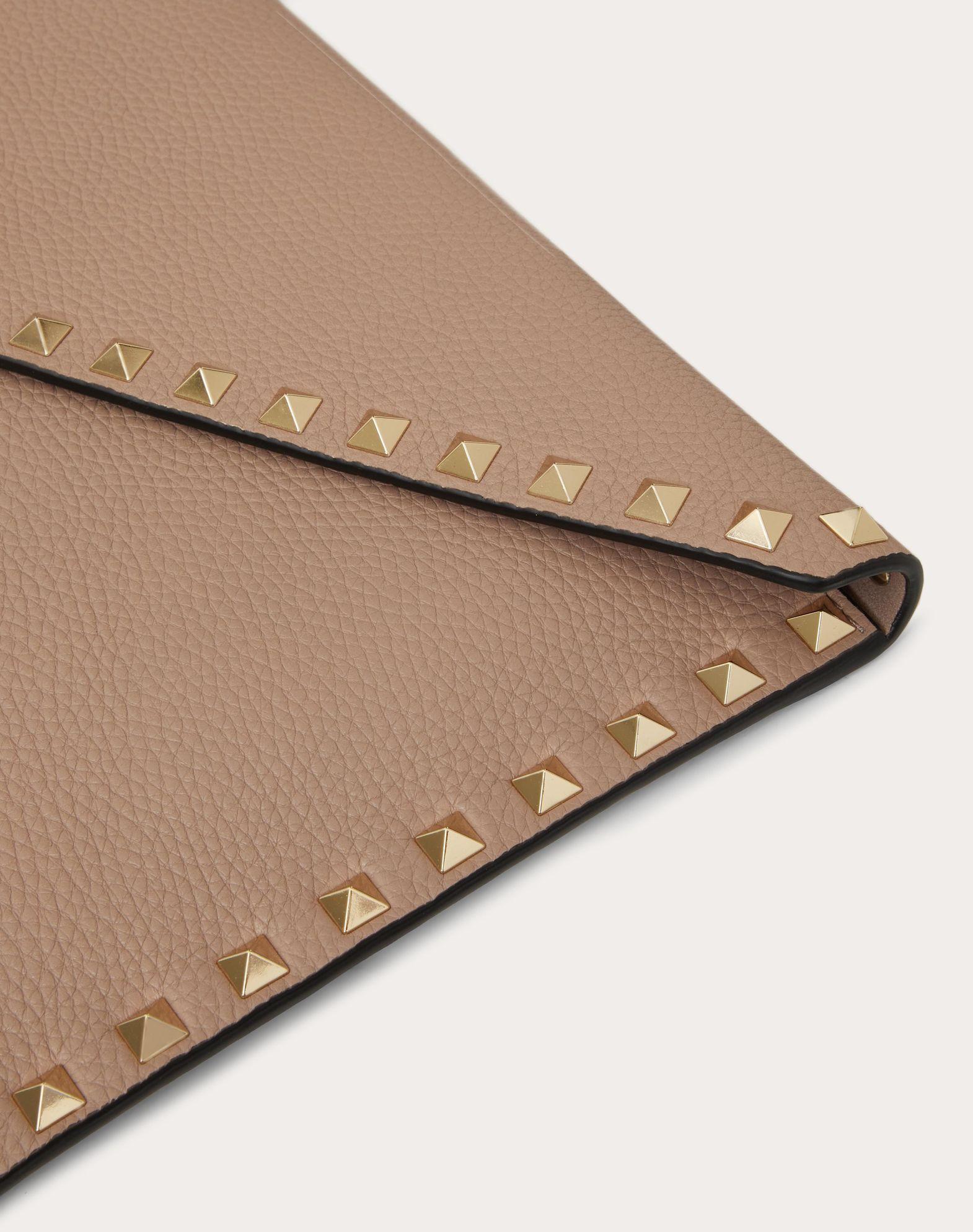 ROCKSTUD GRAINY CALFSKIN ENVELOPE POUCH Product Image