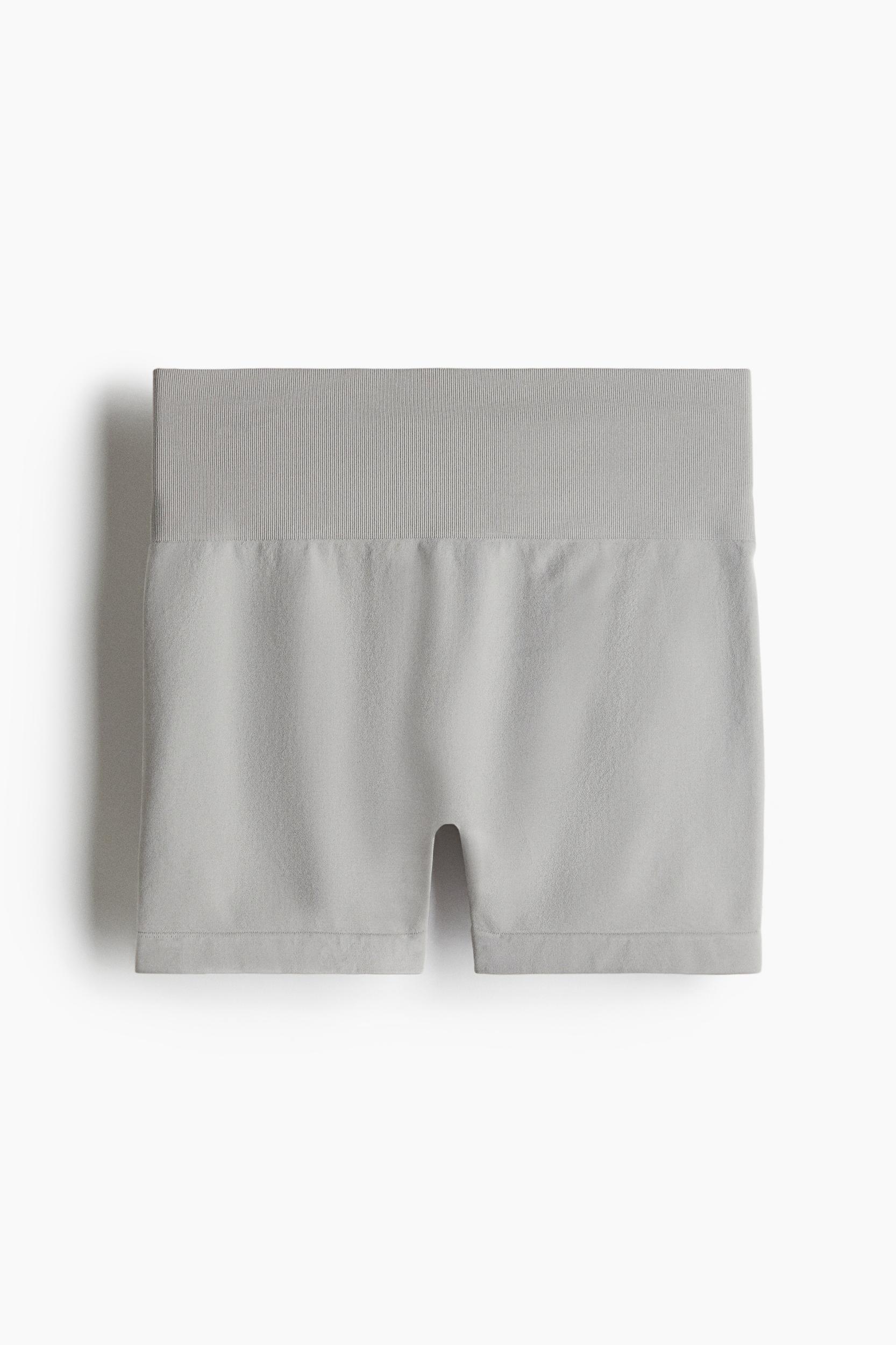 Seamless Sports Hot Pants with DryMove™ Product Image