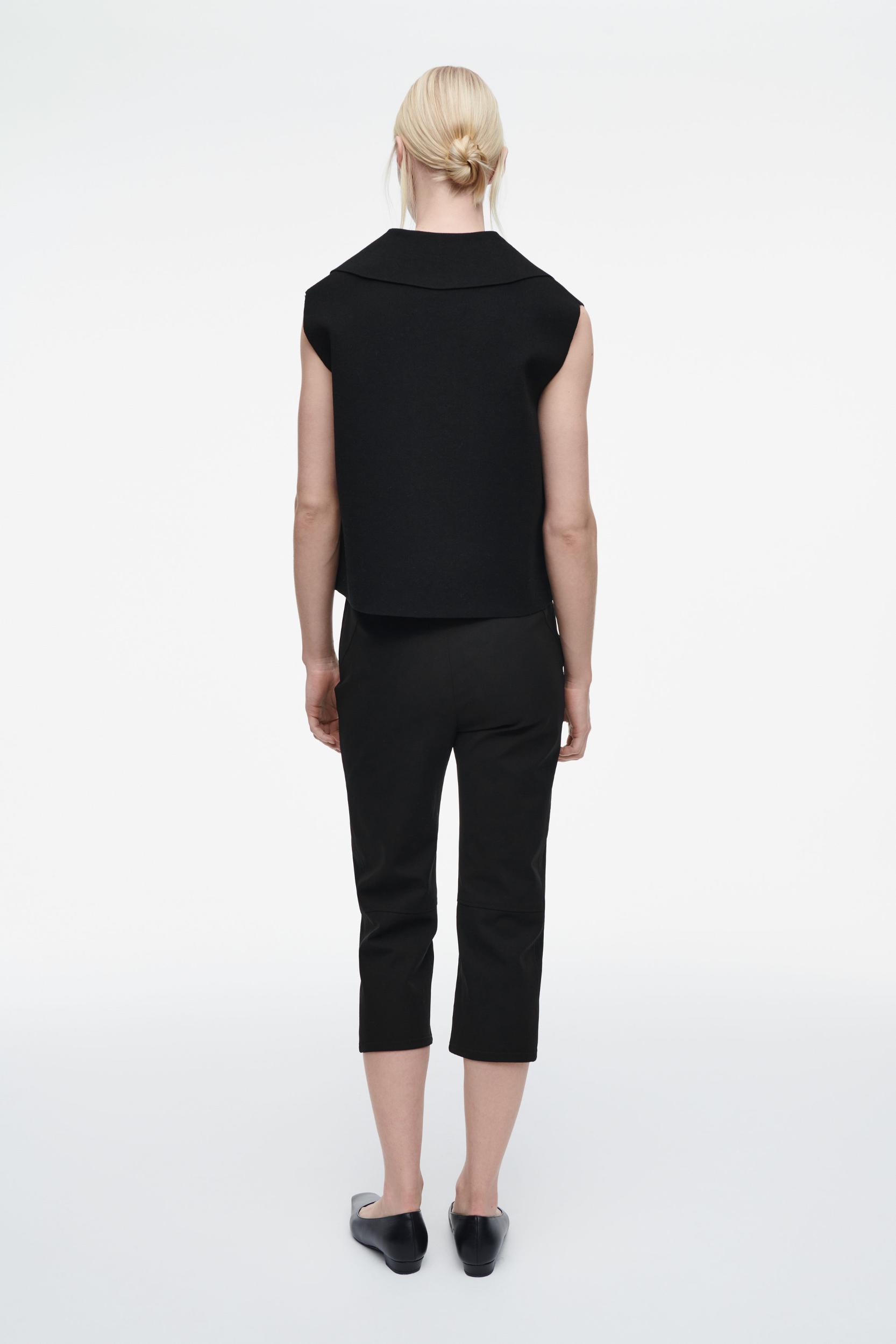 COLLARED KNITTED VEST Product Image