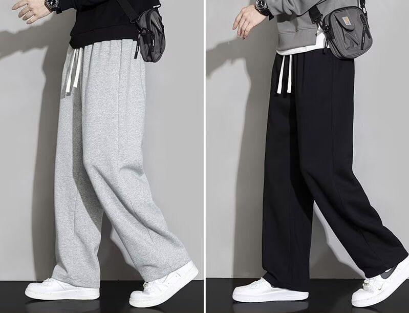 Drawstring Waist Loose Fit Sweatpants Product Image