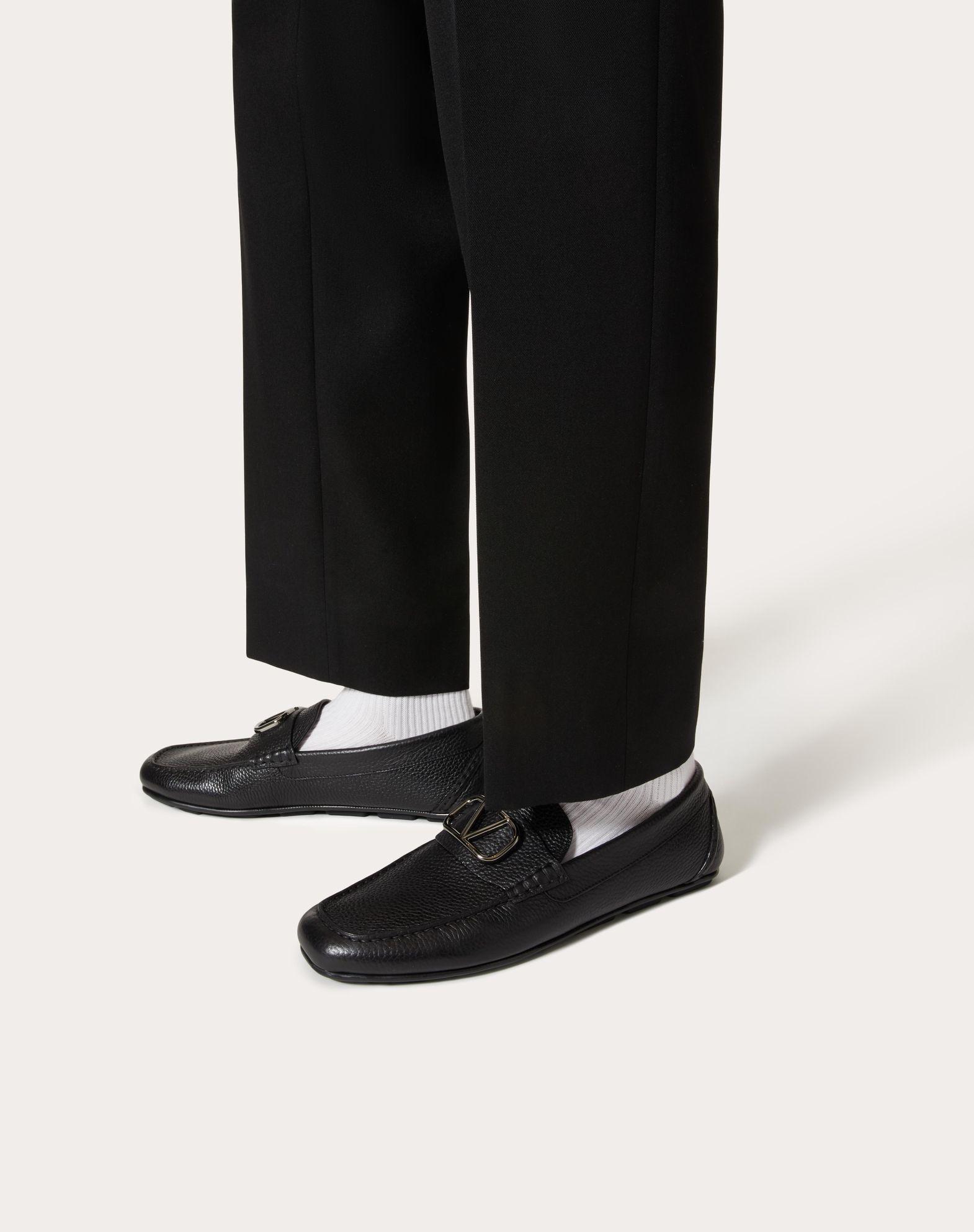 VLOGO SIGNATURE GRAINY CALFSKIN DRIVING SHOE Product Image