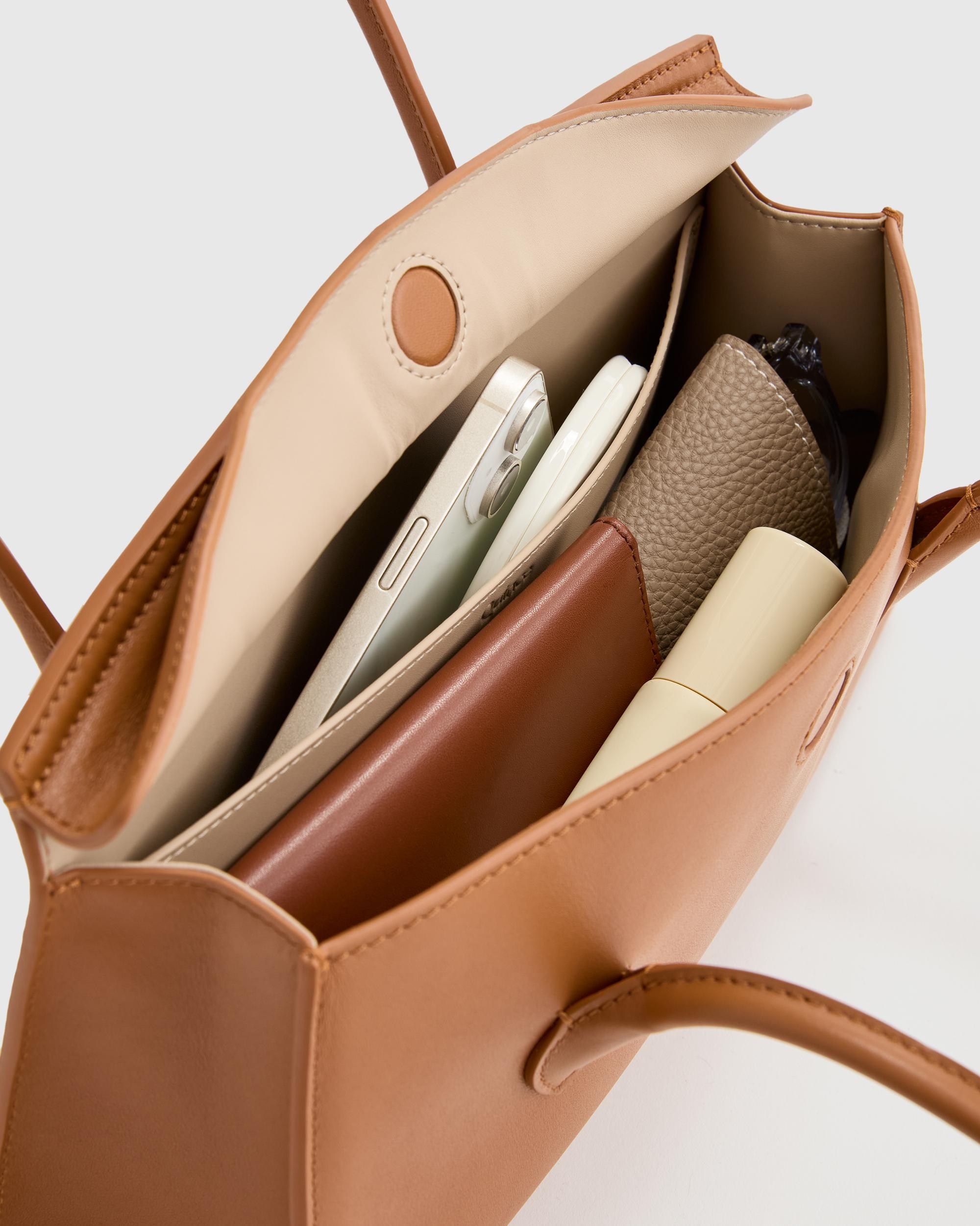 Quince | Women's Italian Leather Double Strap Shoulder Bag Product Image