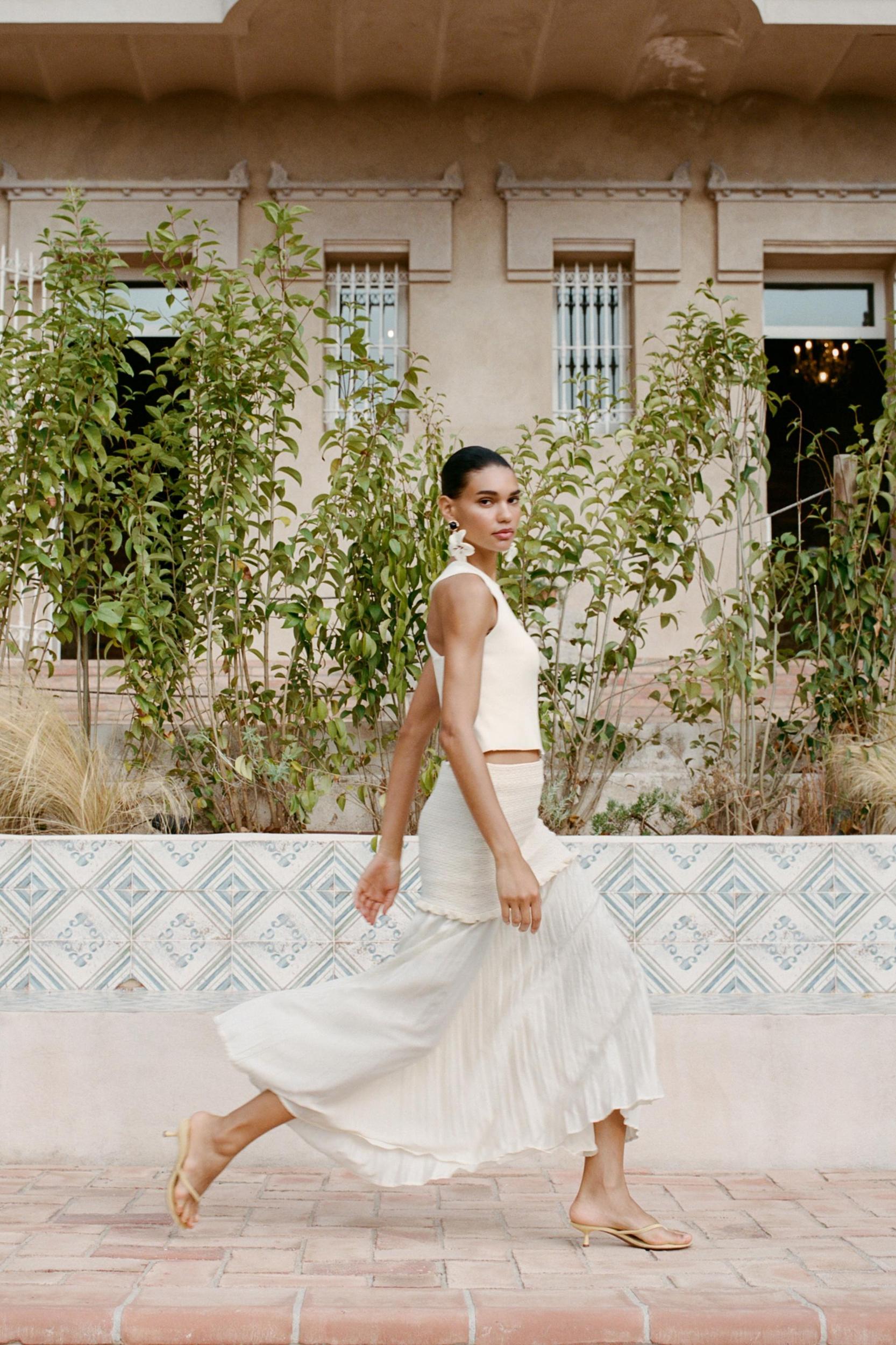 FLOWER BUTTON EARRINGS Product Image