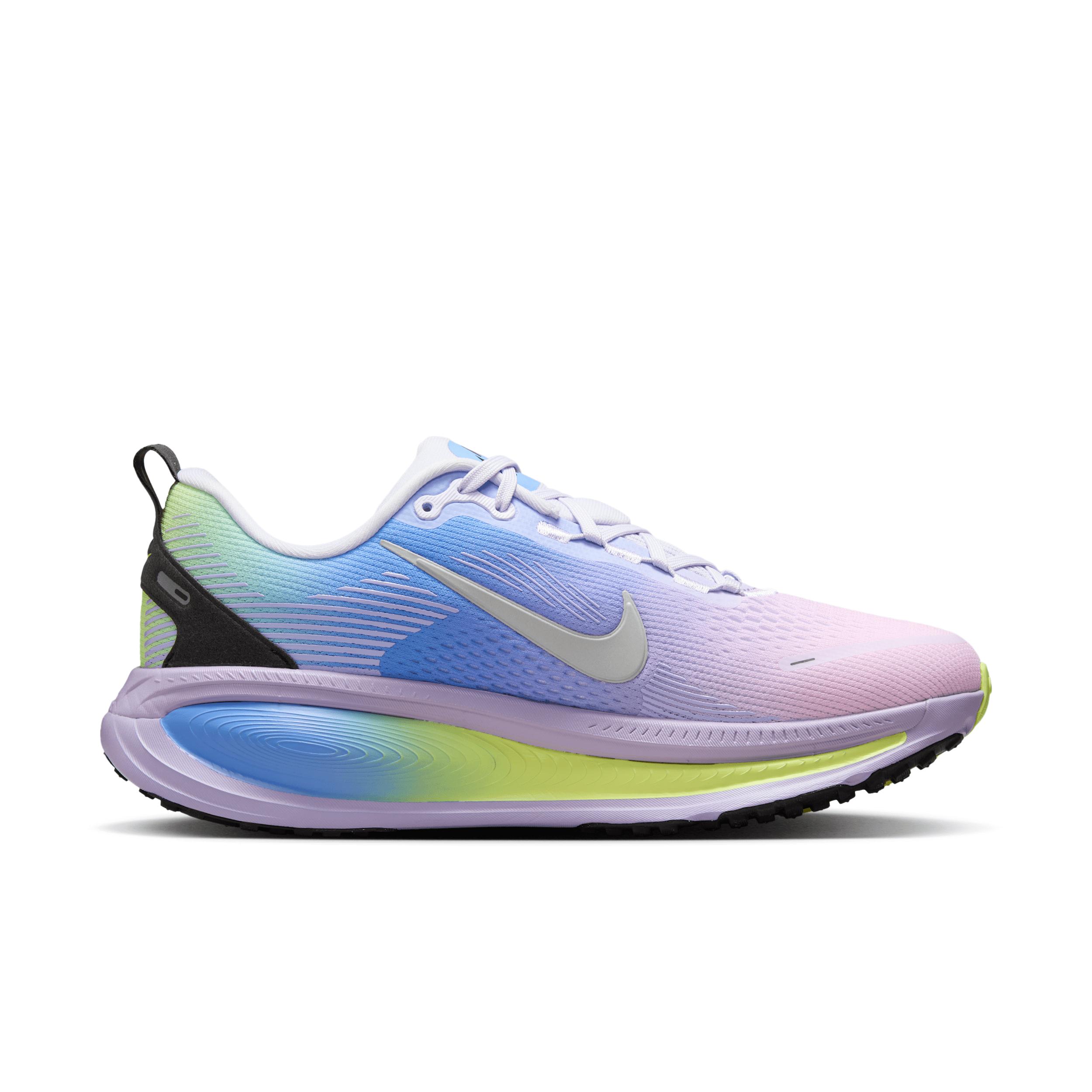 Nike Women's Vomero 18 SE Road Running Shoes Product Image