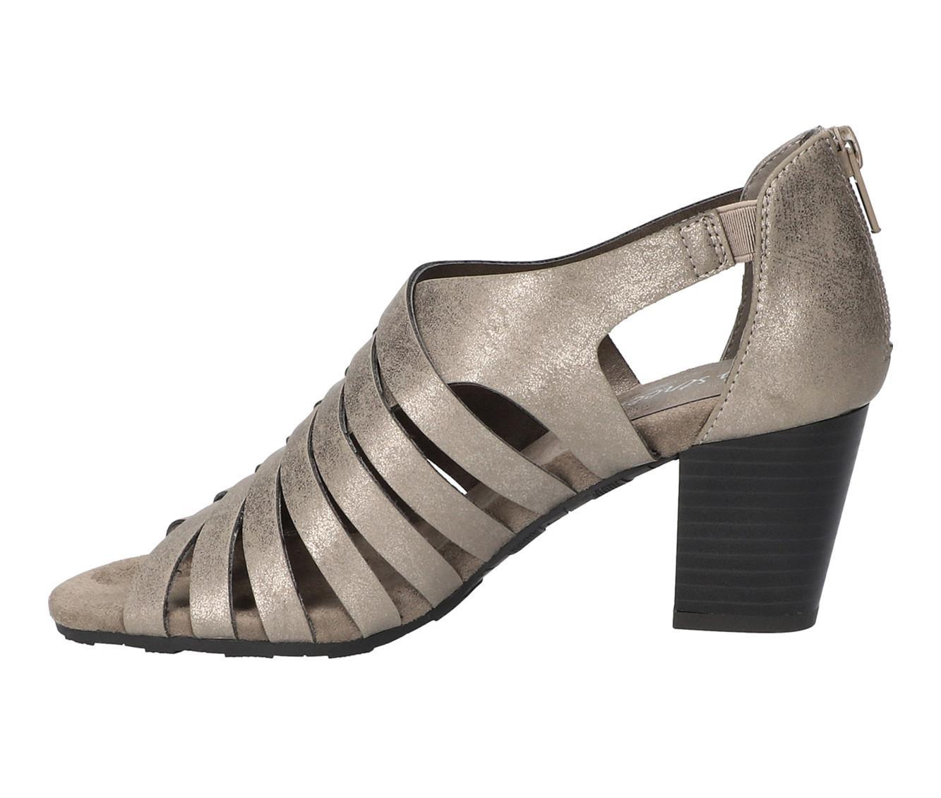 Women's Easy Street Vanni Pumps Product Image