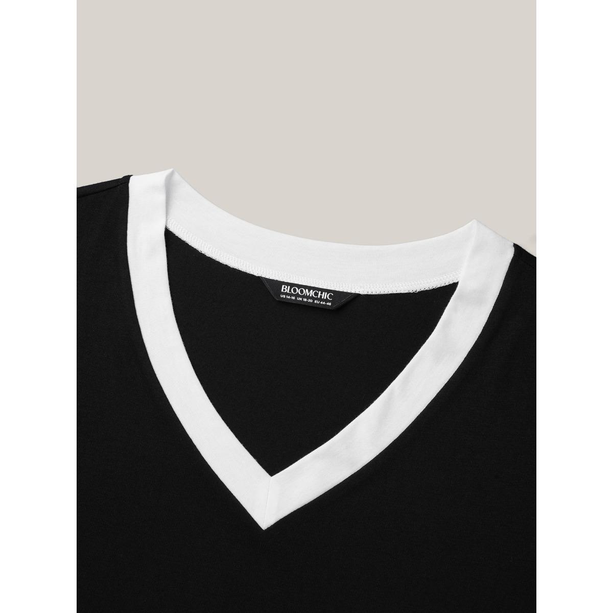 Plus Size Color-Block Stretchy V-Neck T-Shirt Black Women Leisure Contrast V-neck Casual T-shirts BloomChic 30/6X Product Image