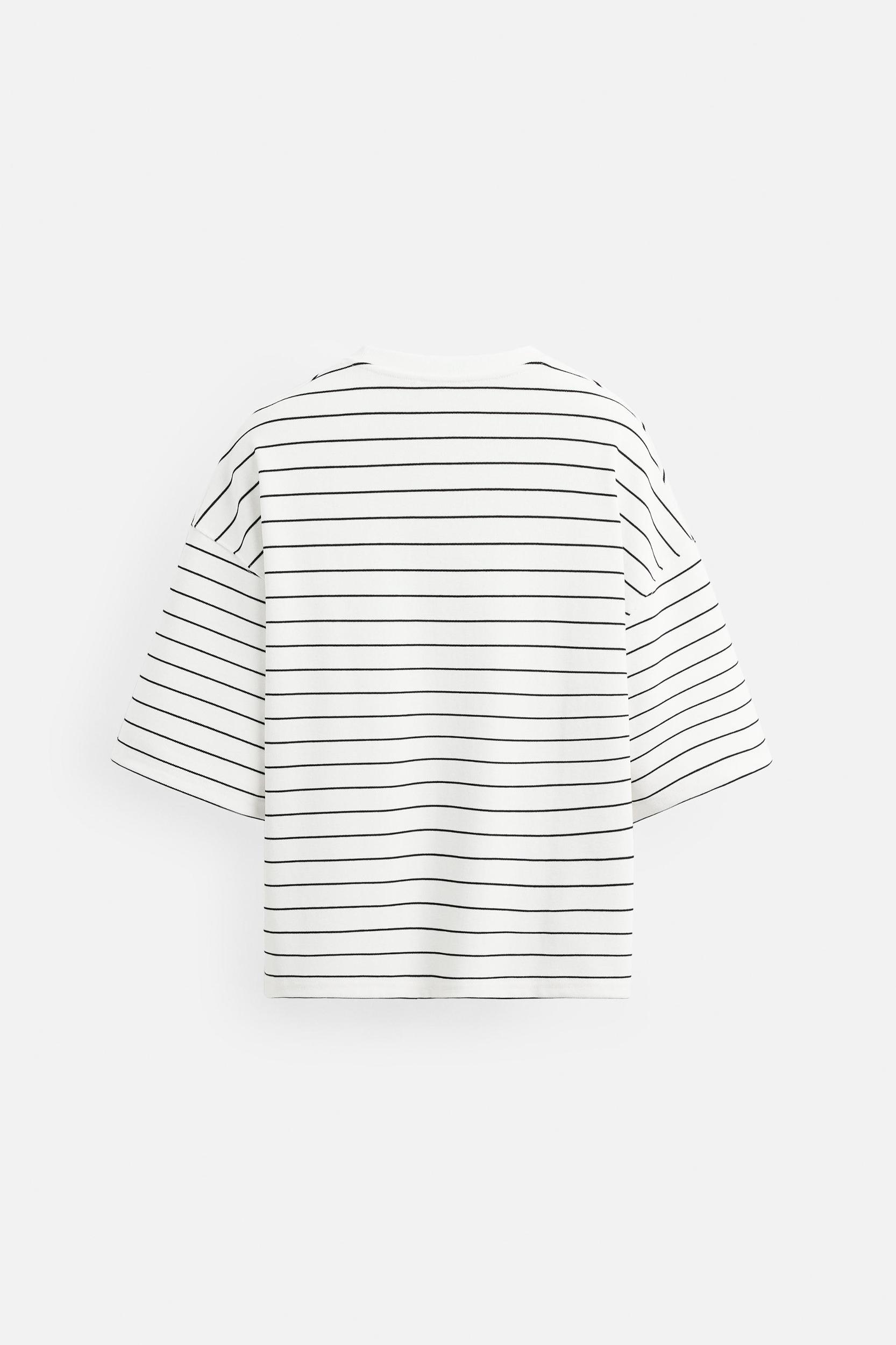 STRIPED BOXY FIT T-SHIRT Product Image