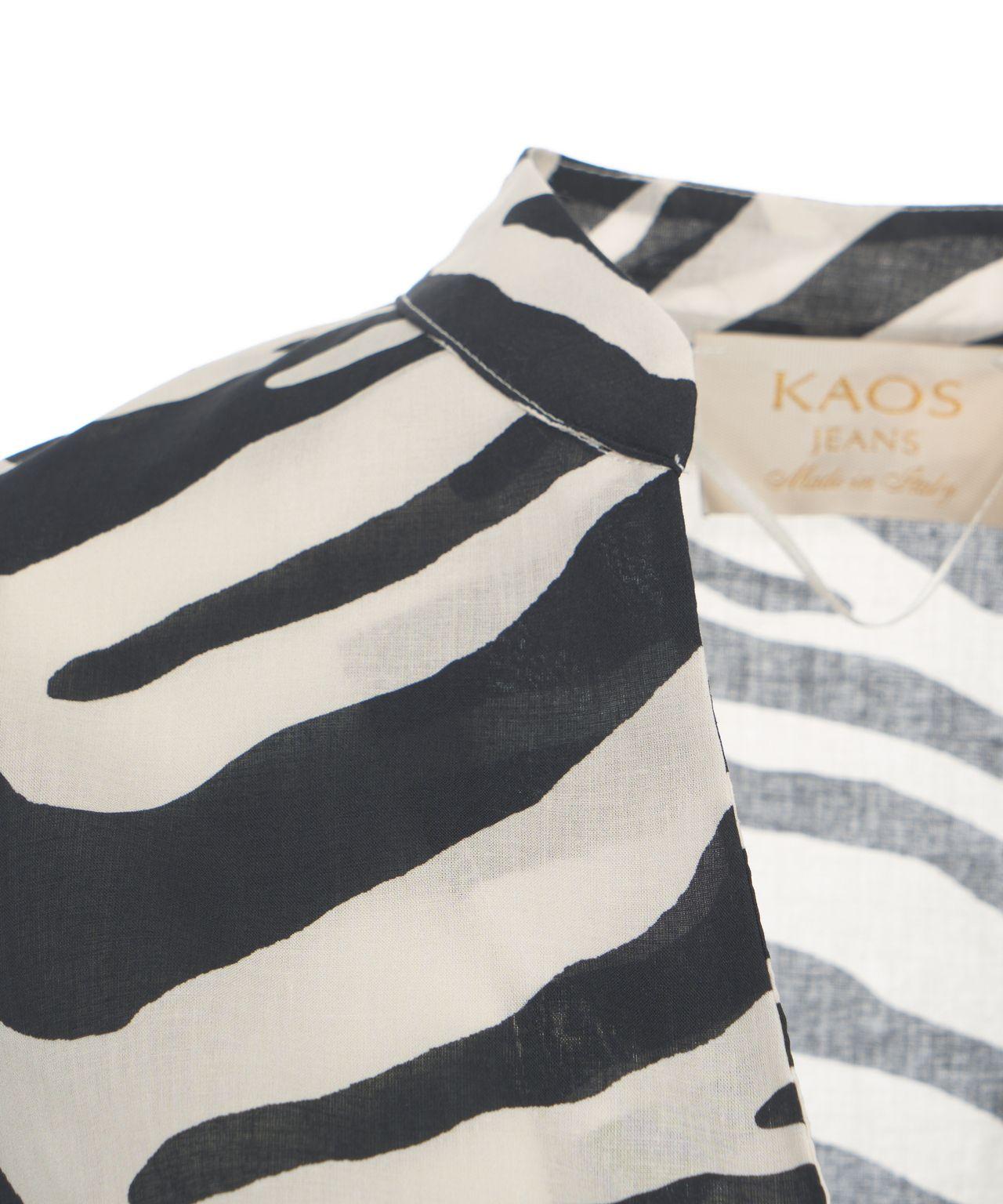 Cropped animal print blouse Product Image