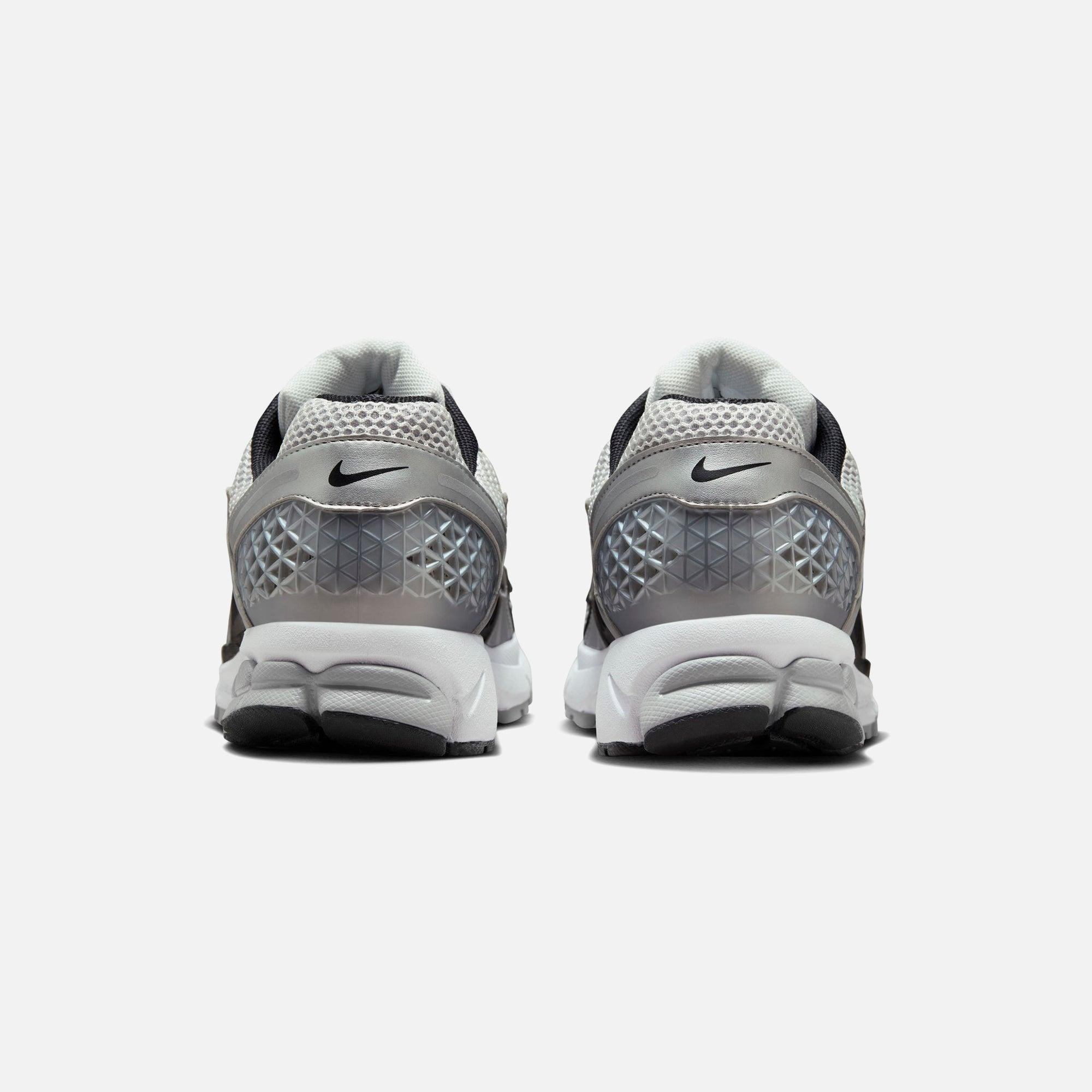 Nike Zoom Vomero 5 - Metallic Silver / Black / Pure Platinum Male Product Image