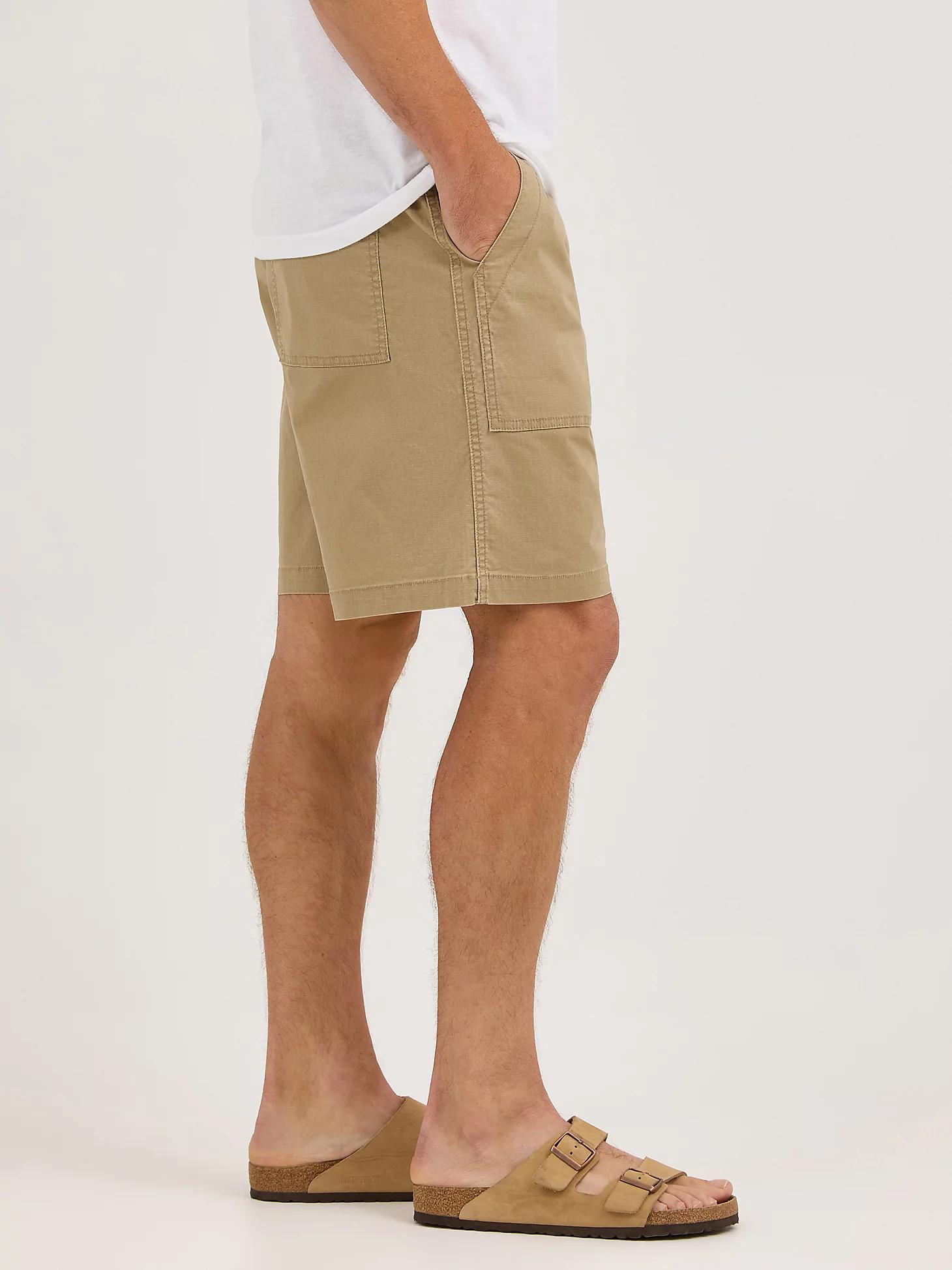 Men's Utility Pull On Short | Men's SHORTS | Wrangler® Product Image