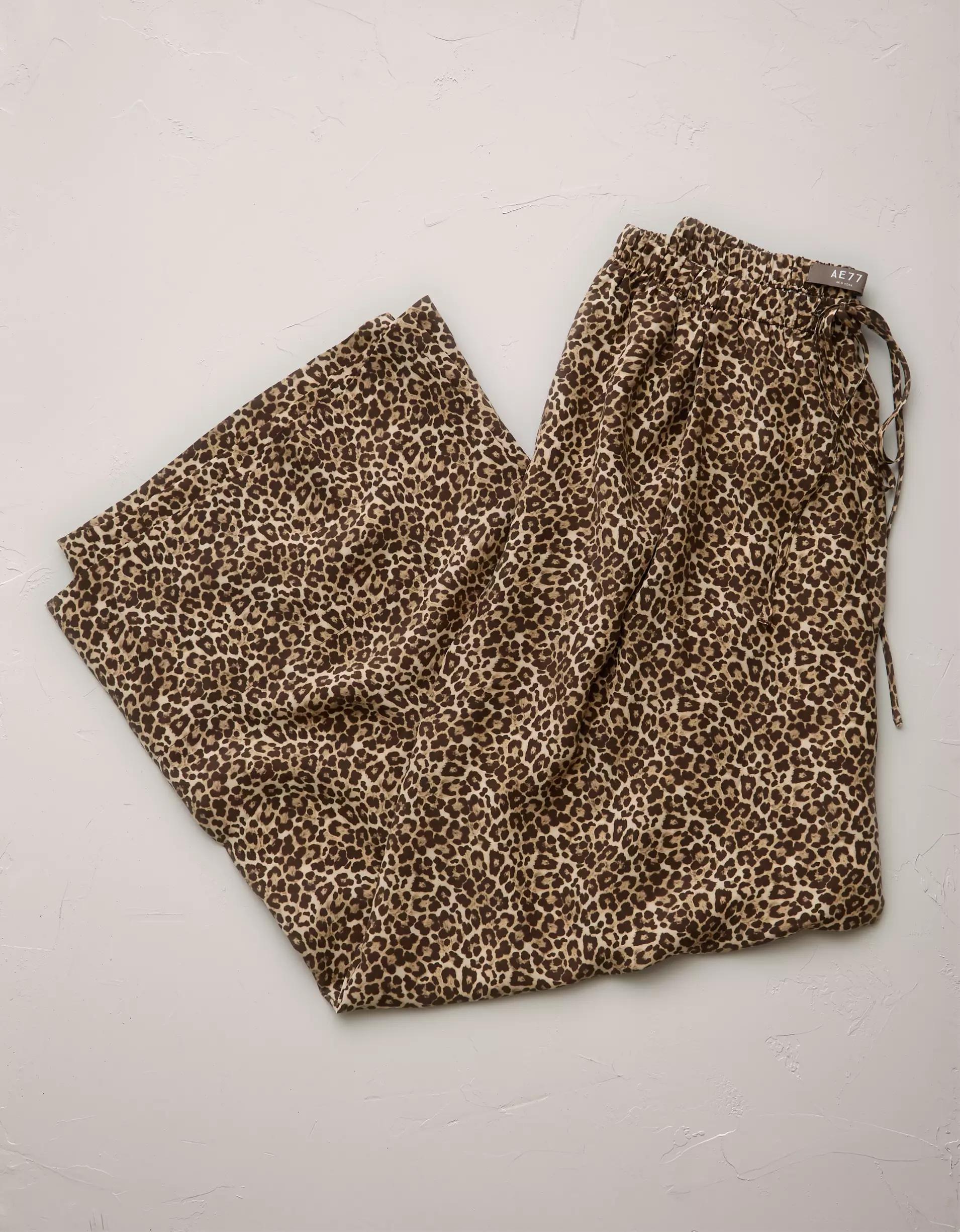 AE77 Premium Silk Leopard Pant Product Image