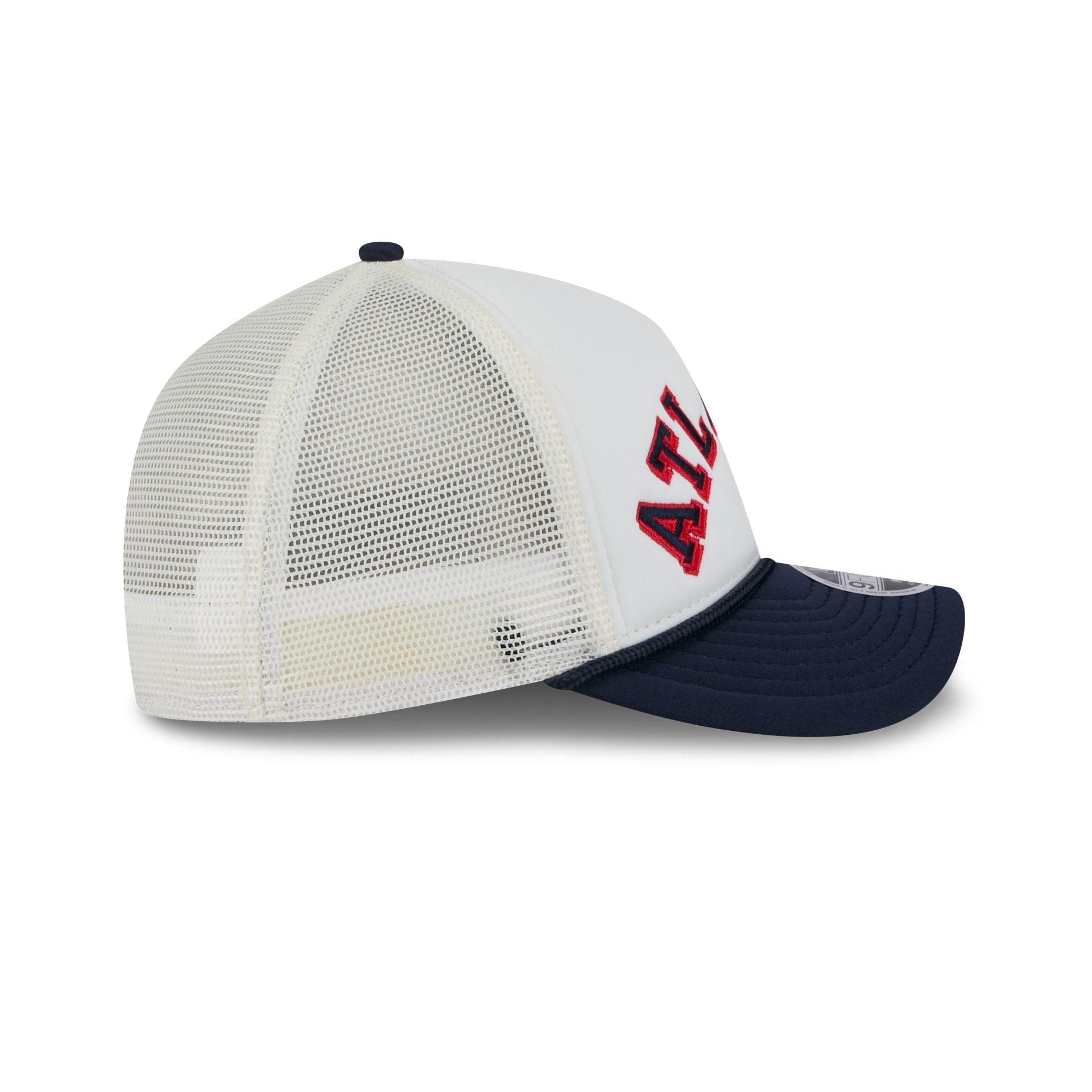 Atlanta Braves Chrome Arch 9FORTY M-Crown A-Frame Trucker Hat Male Product Image