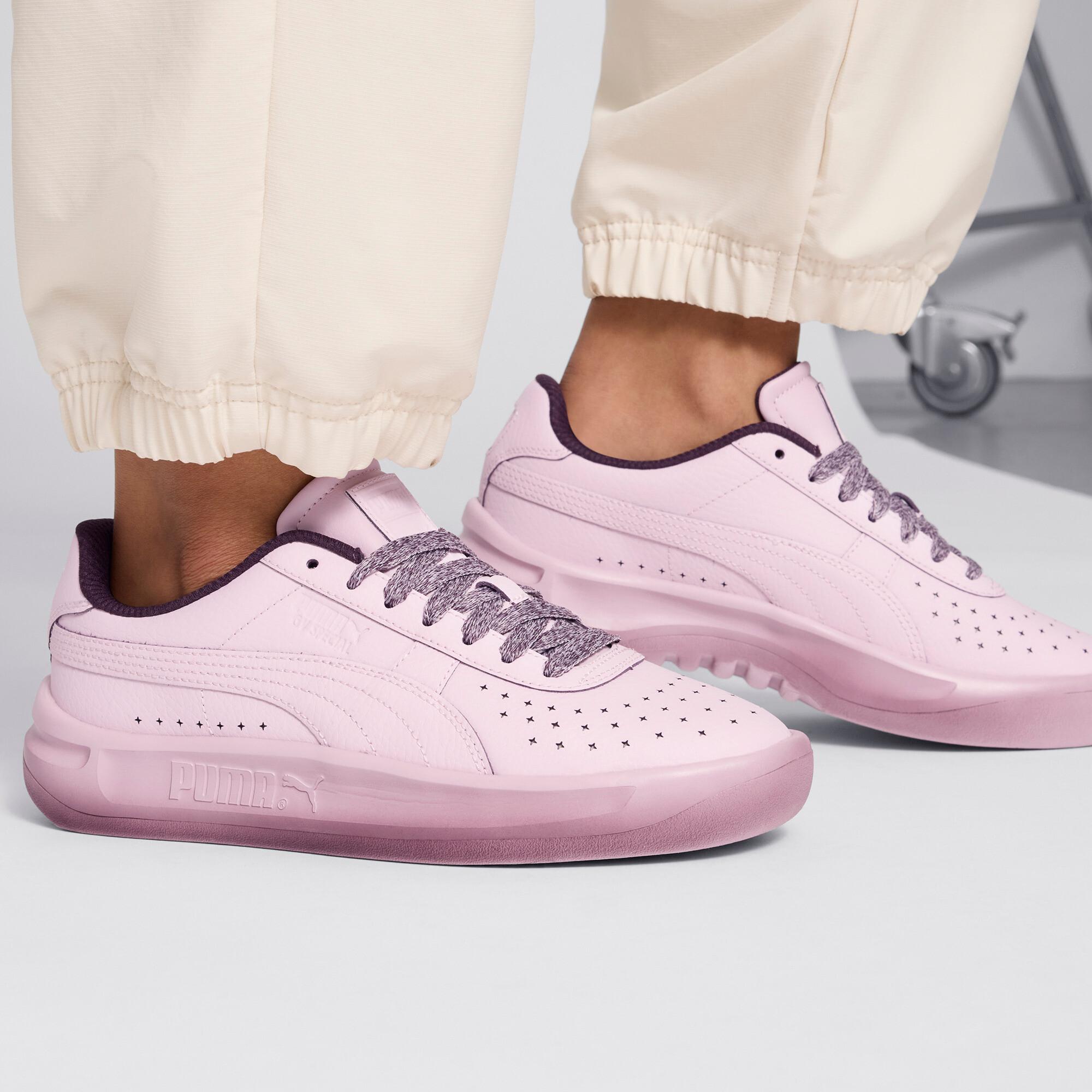 GV Special Mono Women's Sneakers Product Image