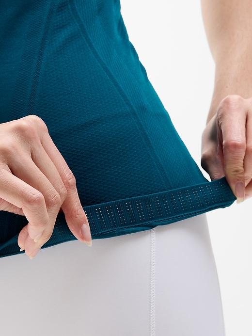 Momentum Seamless Tank Product Image