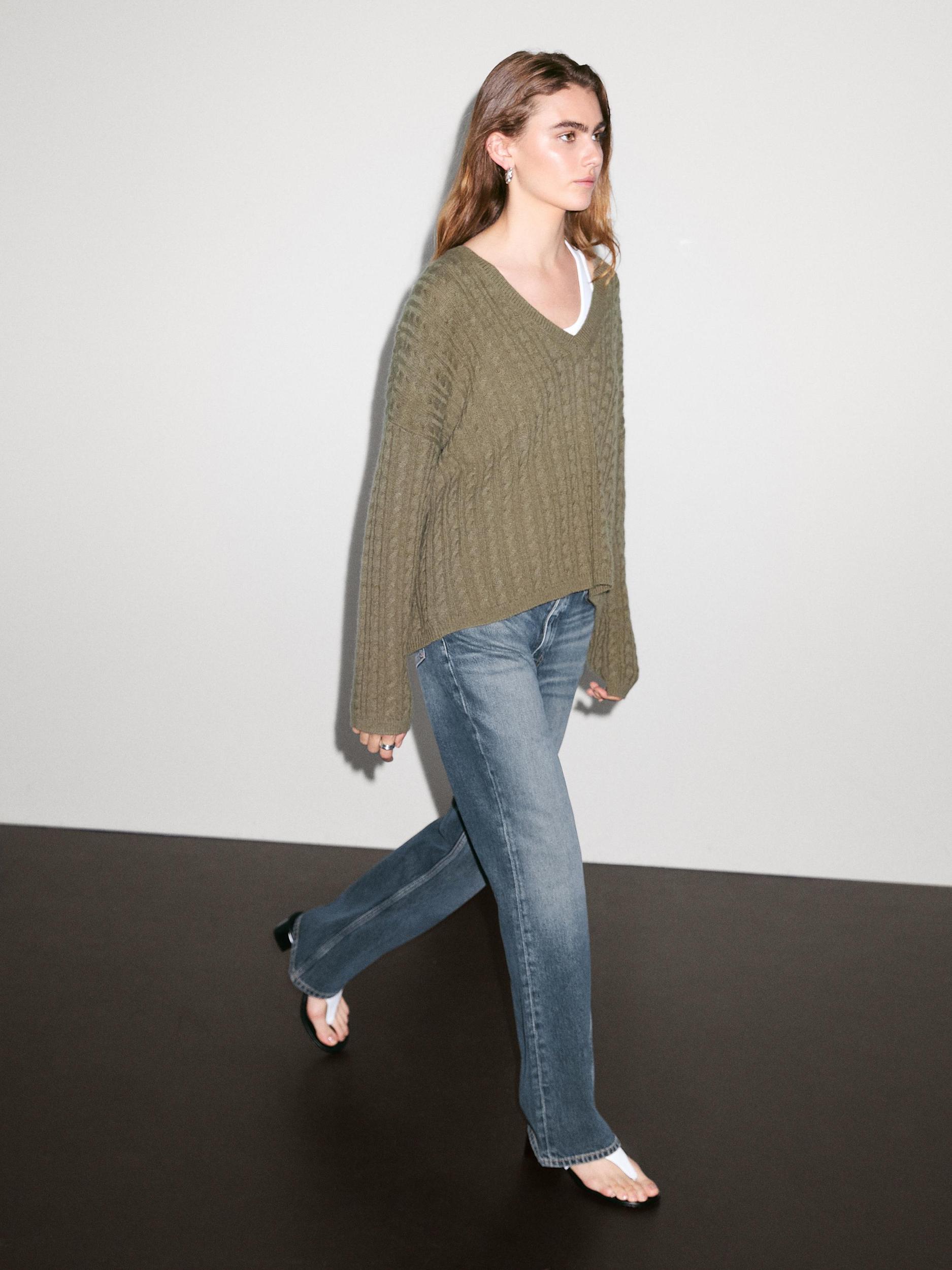 100% cashmere oversize knit sweater Product Image