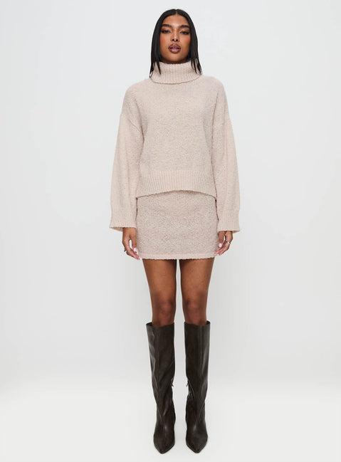 Isavella Set Beige Product Image