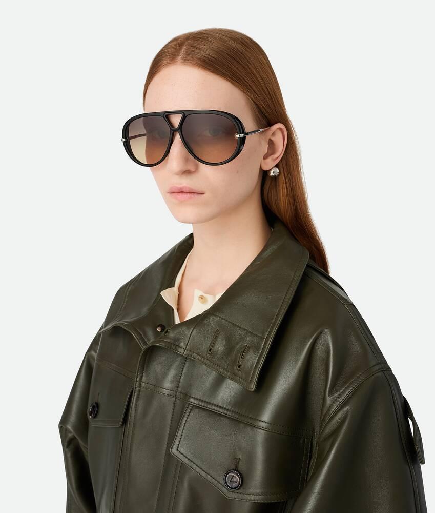 Drop Aviator Sunglasses in Black/brown Product Image