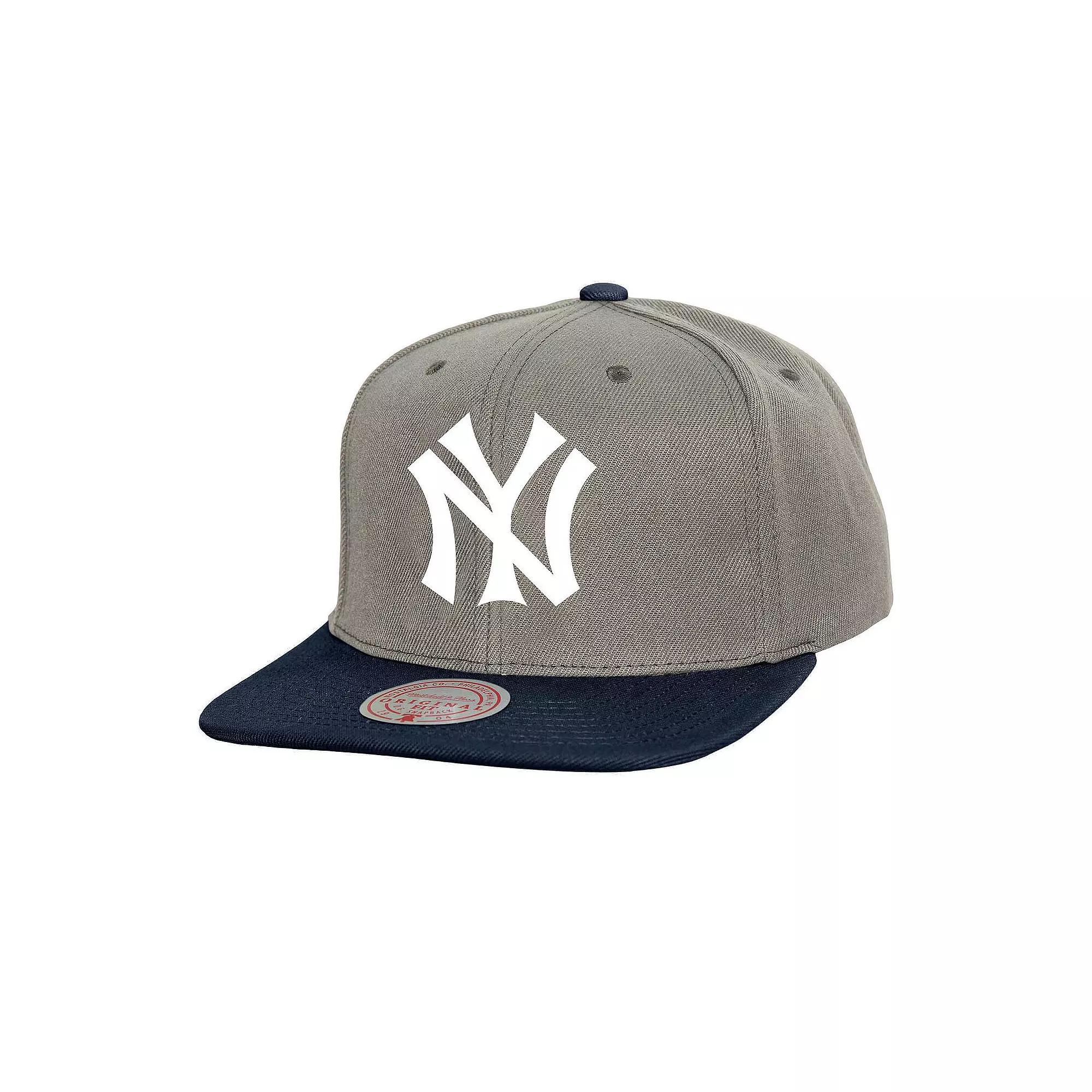 Men's Mitchell & Ness Gray New York Yankees Cooperstown Collection Basic Flip Snapback Hat, Grey Product Image