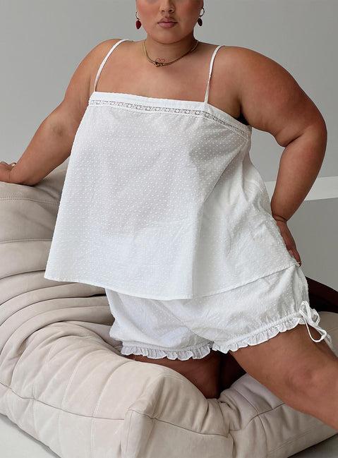 Invisible String Sleep Top White Curve Product Image