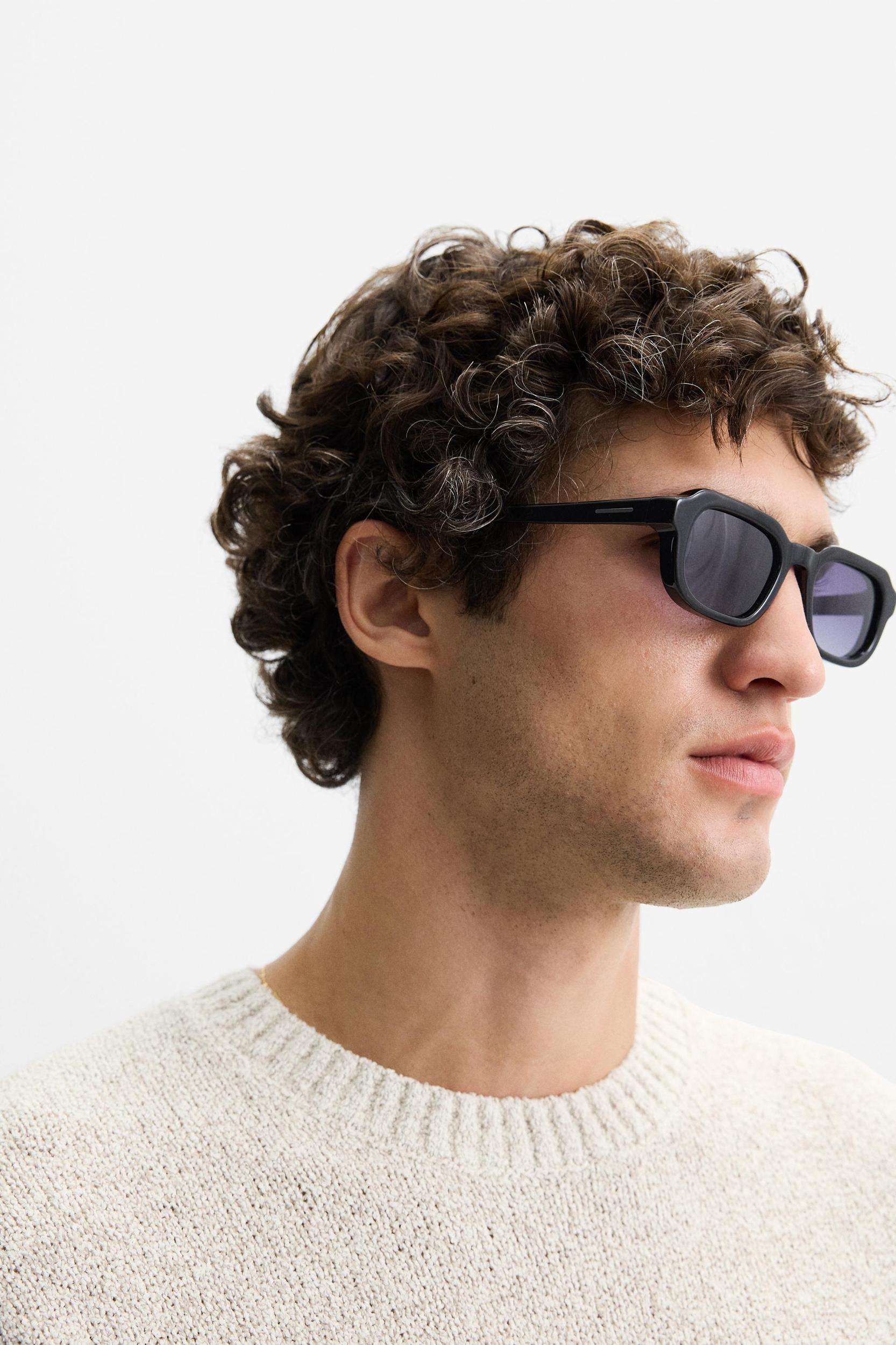 BOUCLÉ TEXTURED KNIT T-SHIRT Product Image