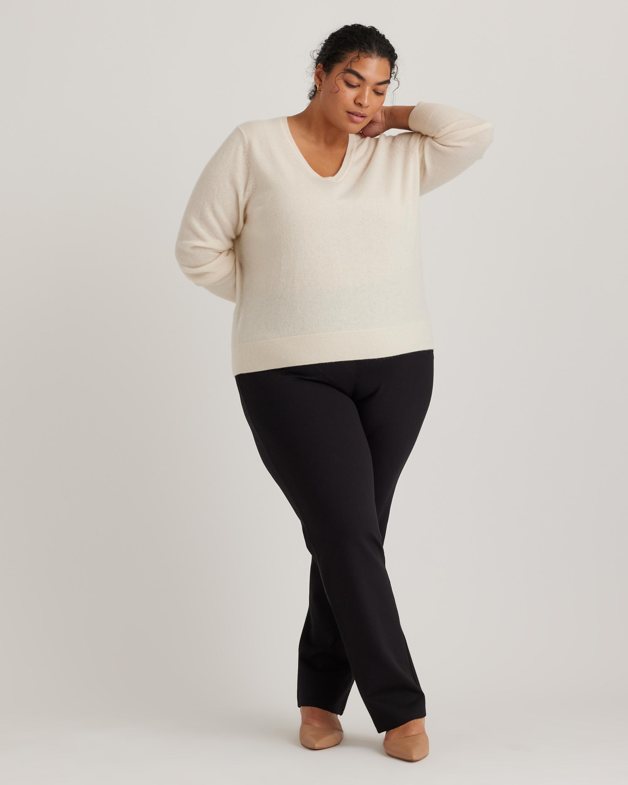 Quince | Women's Mongolian Cashmere V-Neck Sweater Product Image