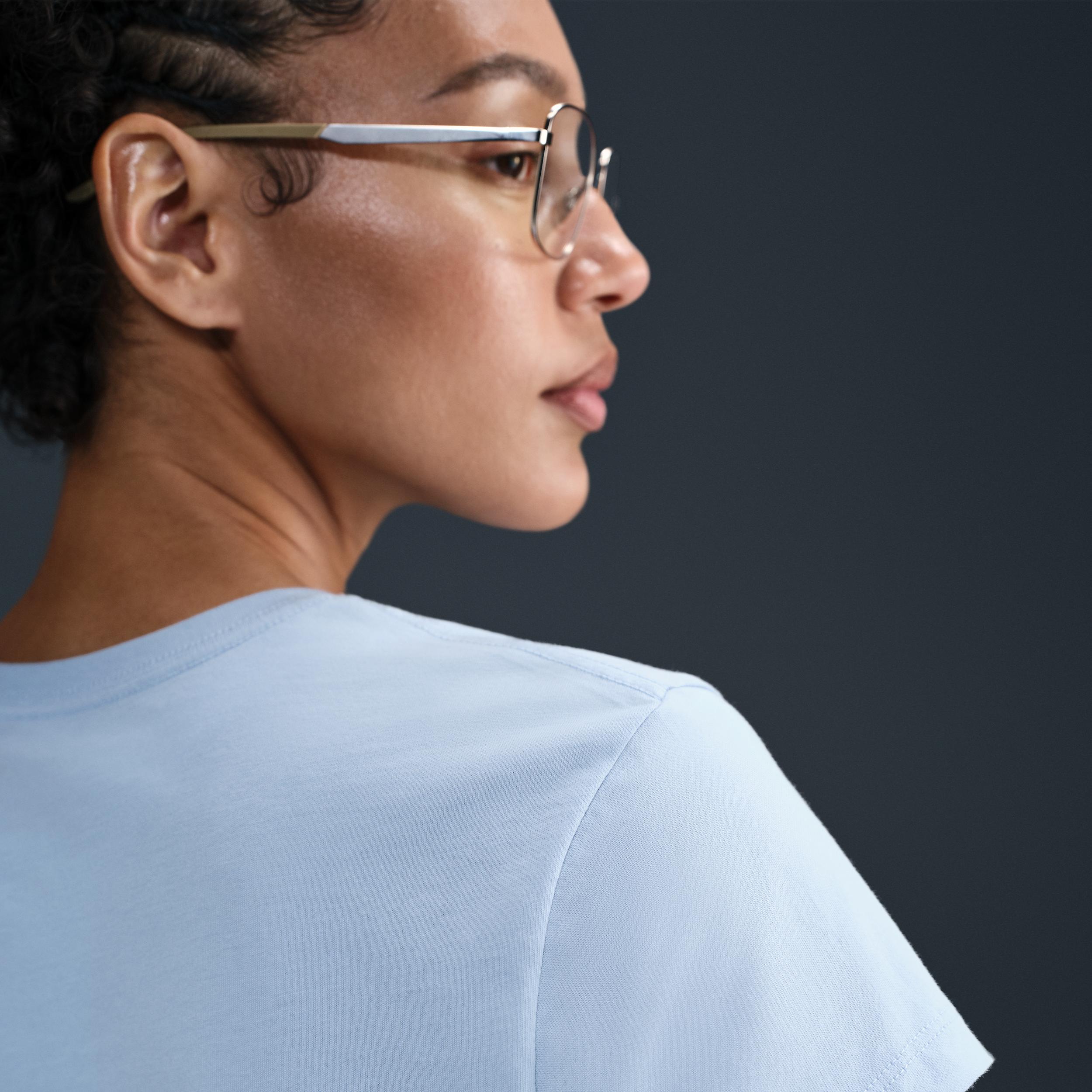 Womens Nike Sportswear T-Shirt | IB8924-440 Product Image