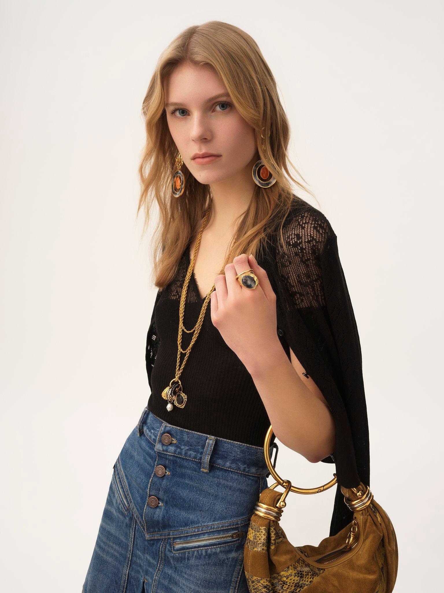 The Chloé Amulet ring Product Image