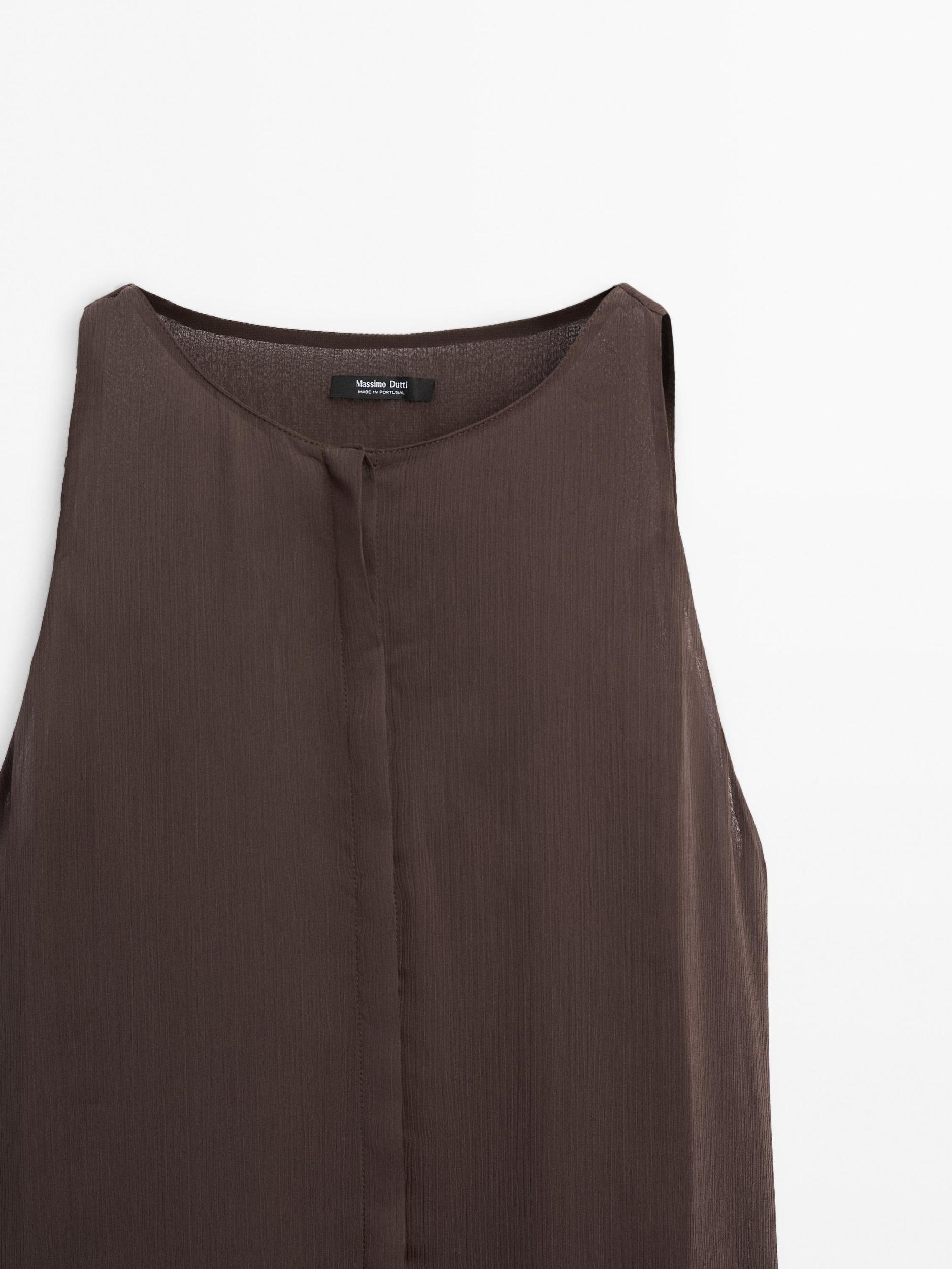 Long flowing dress with ruffles Product Image